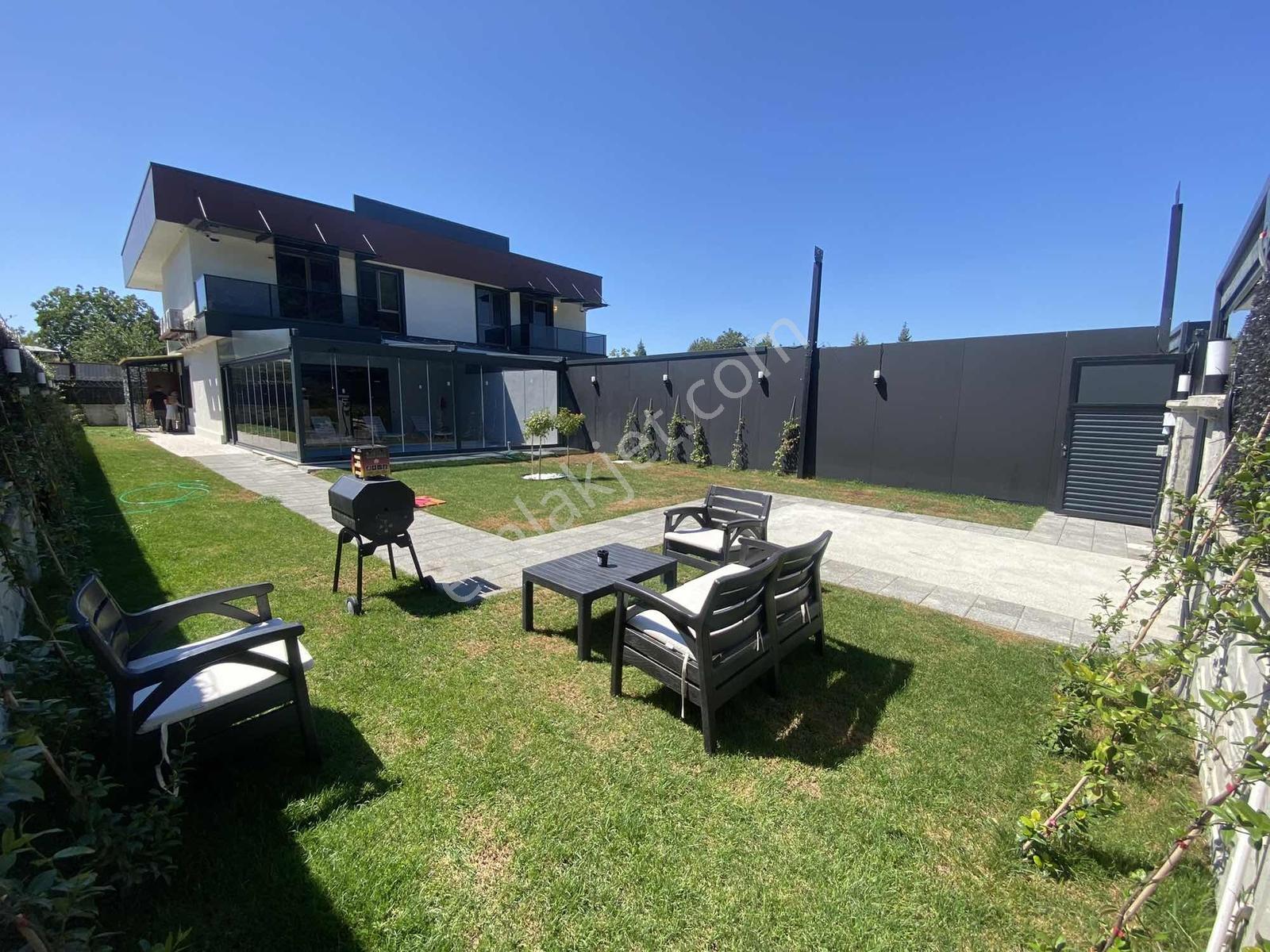 Ömer İnan Remax Hür Göl Mah. 4+1 Satılık Havuzlu Villa - Görsel 26