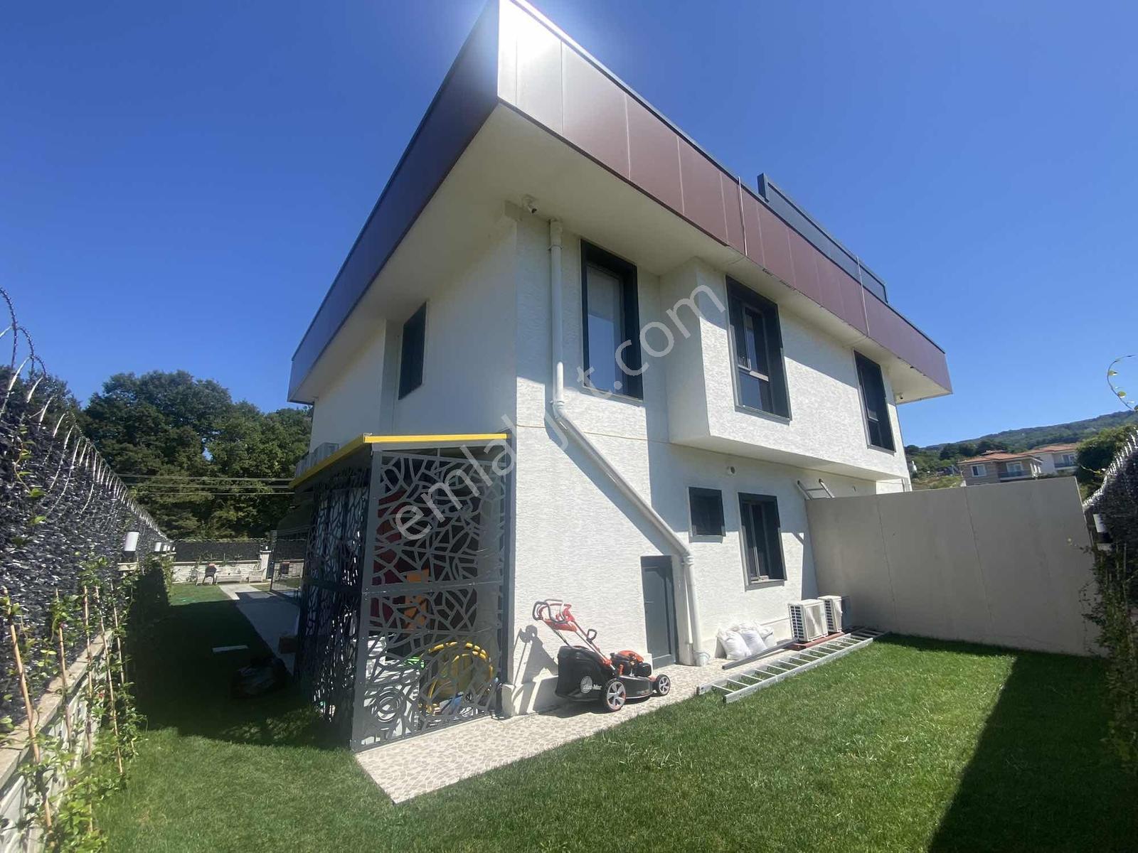 Ömer İnan Remax Hür Göl Mah. 4+1 Satılık Havuzlu Villa - Görsel 27