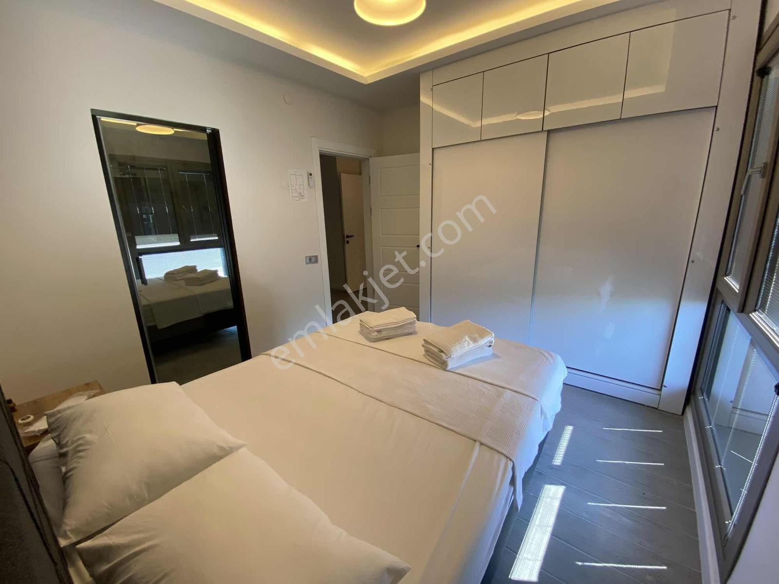 Ömer İnan Remax Hür Göl Mah. 4+1 Satılık Havuzlu Villa - Görsel 16