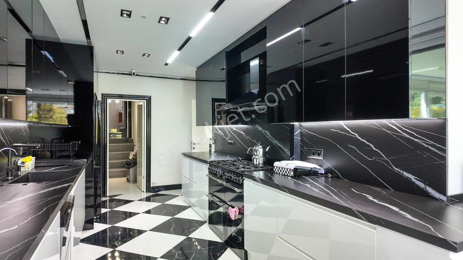 Demirciköy Prestijli Sitede Özel Dekorasyonlu 6+1 Satılık Villa - Görsel 11