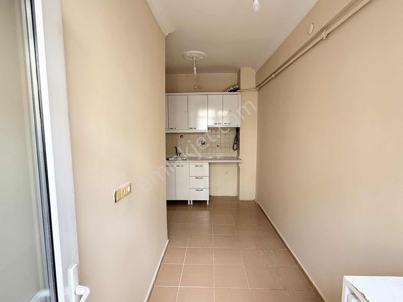 Özbey Emlaktan Yeni Mahalle Ara Kat Kiralık 2+1 - Görsel 8