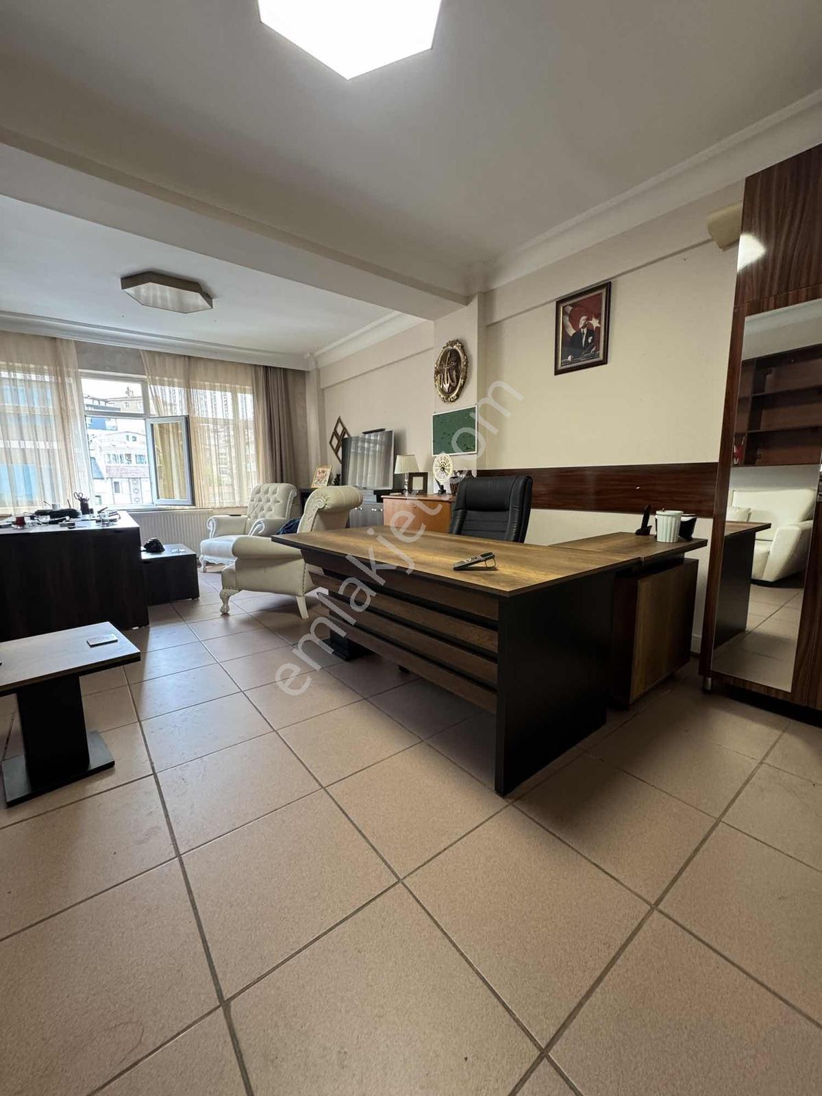 Üsküdarda Cadde Üstü Wc'li Boş Kiralık Ofis - Görsel 9