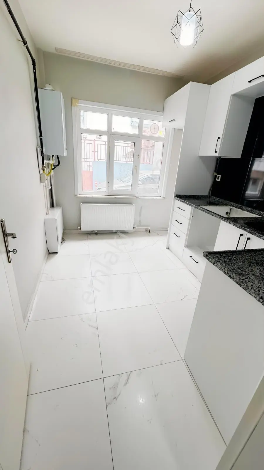 Ayşekadın Tuğra Market Yakınında Bahçeli 2+1 Kiralık Daire - Görsel 2