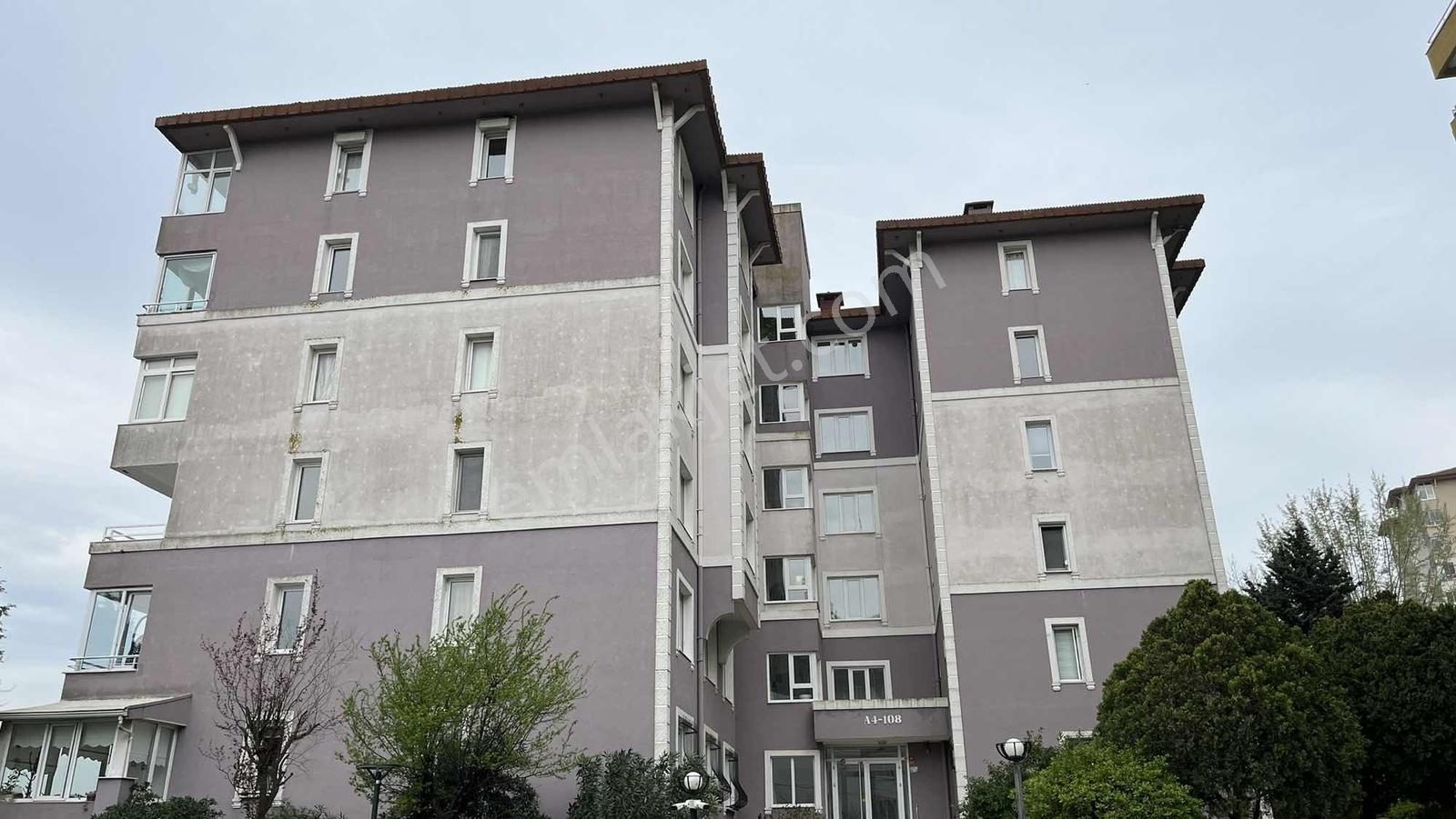 Sinanoba Emlak Bankası Konutları'nda Satılık 2+1 Daire