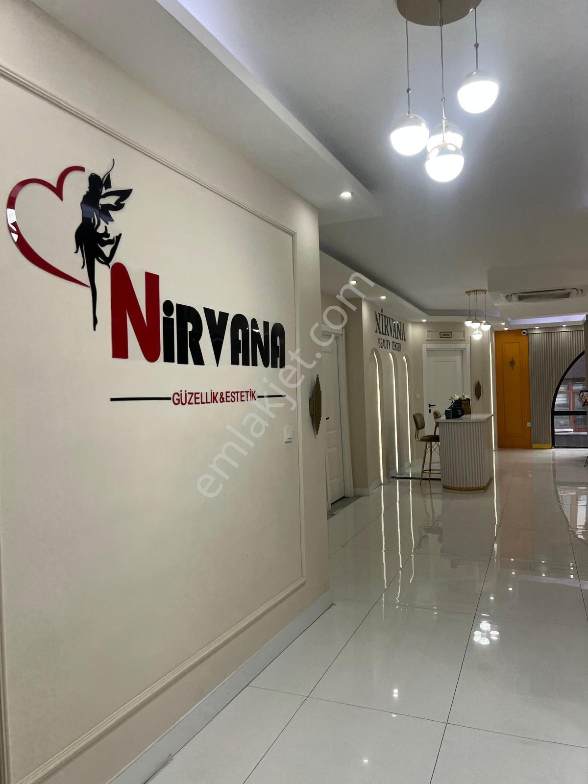 İzmitin Kalbinde Devasa Güzellik Salonu