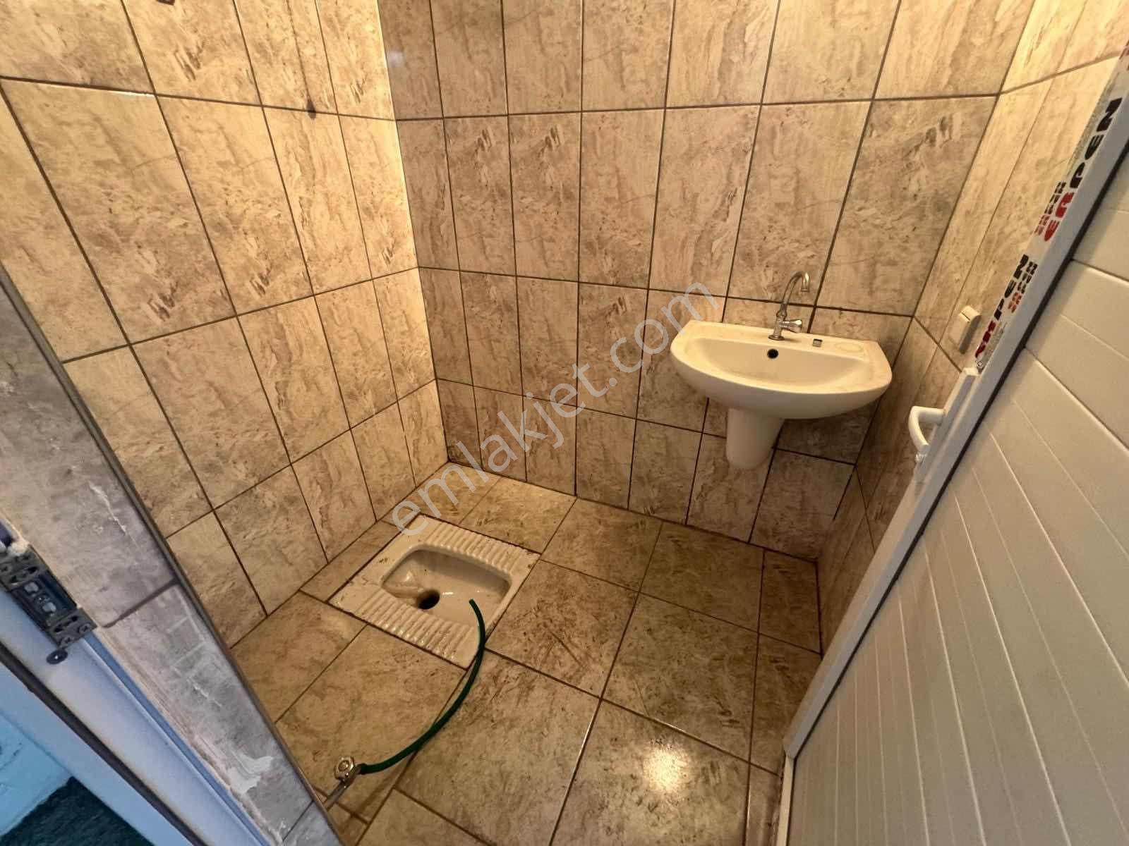 Karşıyaka Yetsan İşmerkezinde 80m2 Her İşe Uygun Kiralık İşyeri - Görsel 2