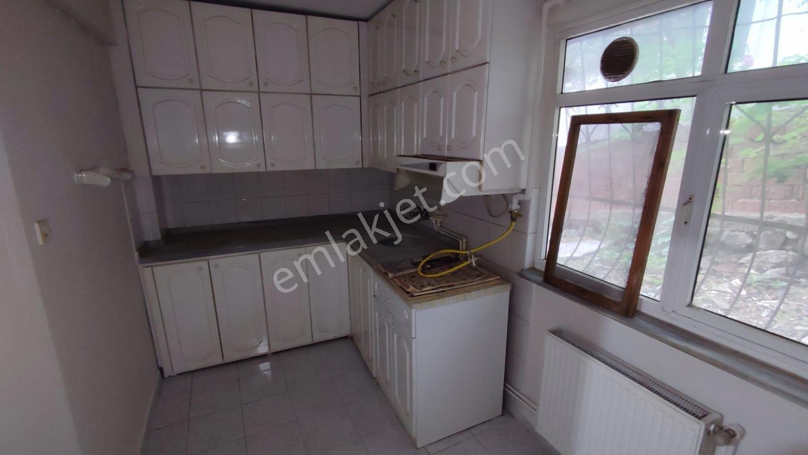 Balıkesir Nef İn Hemen Arkasında Sağlık Ocağının Karşısı 2+1