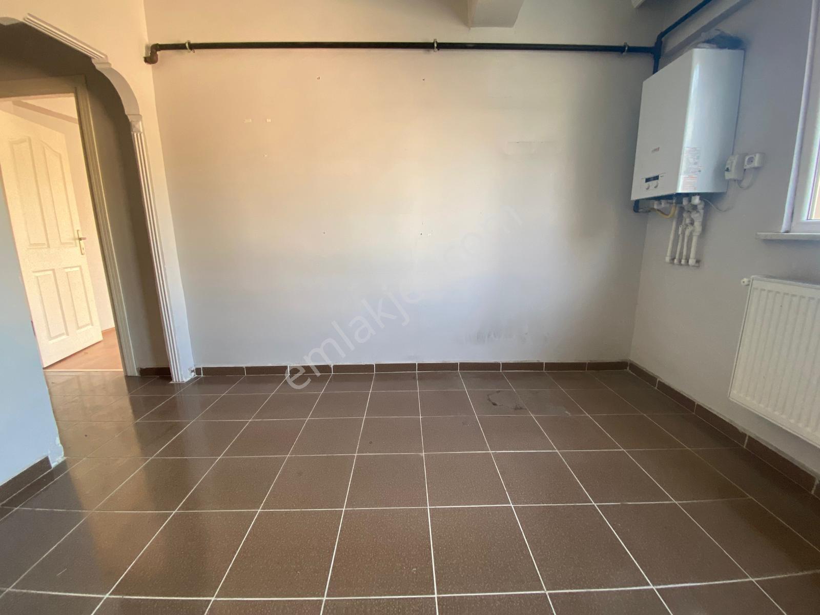 ╣goped╠ Esentepe Deniz Sokakta Satılık 100m2 2+1 2.arakat Daire - Görsel 4