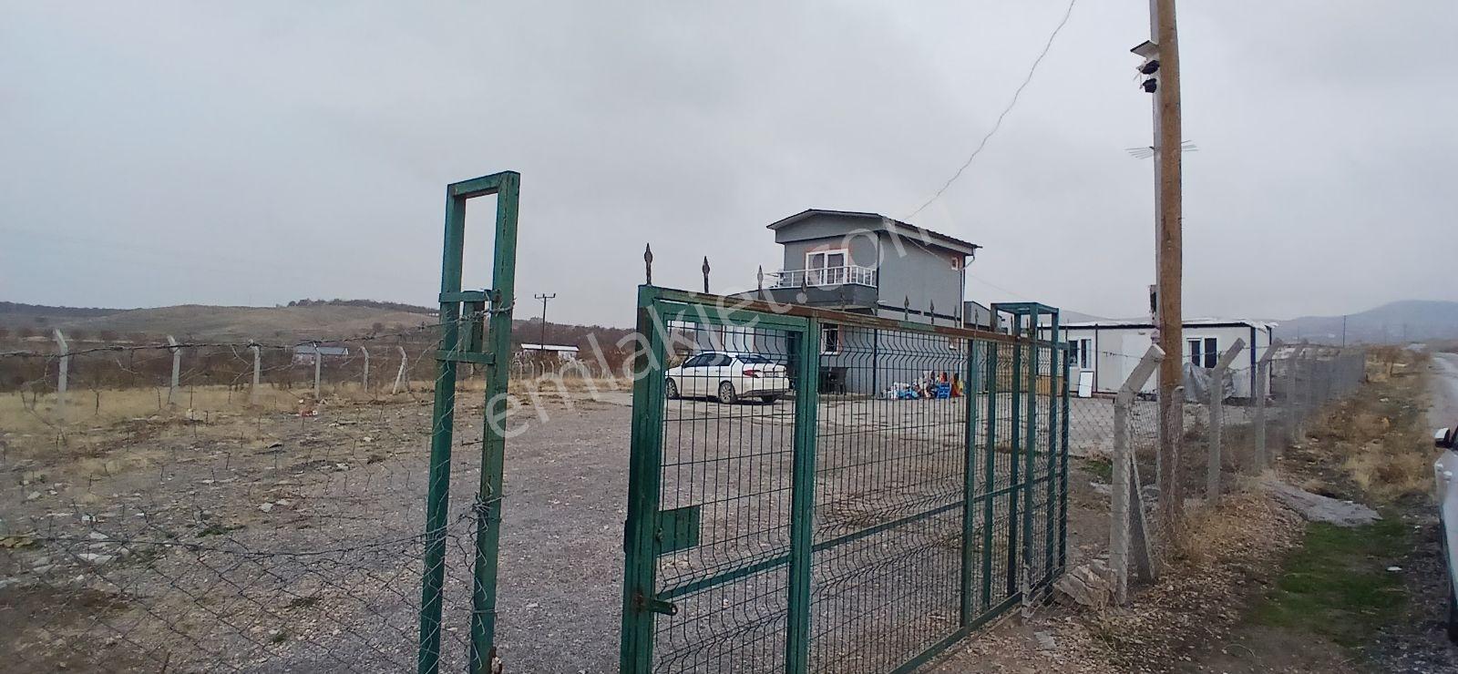 Üniversite Karşısı Keşolarda Harika Konumda Villa + Tarla - Görsel 2