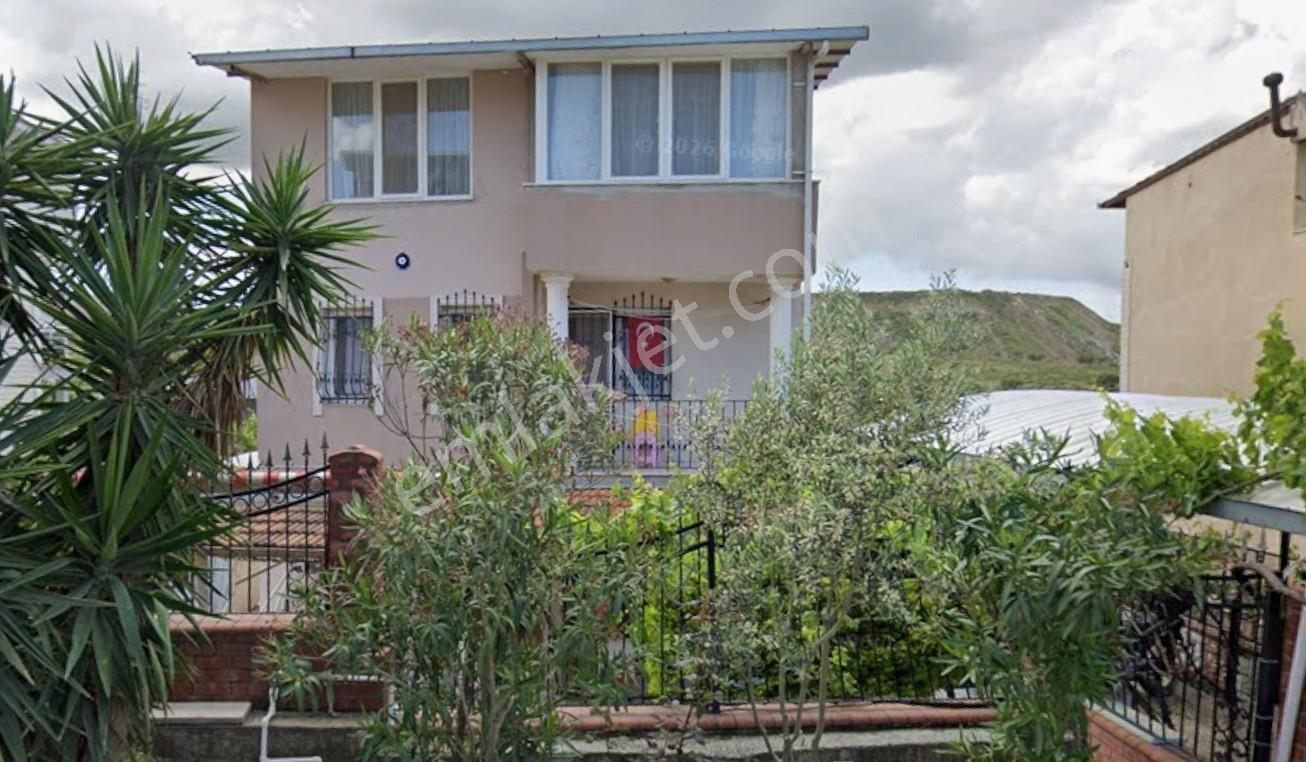İzmir Güzelbahçe Çamlı Mahallesinde Tam Müstakil Villa