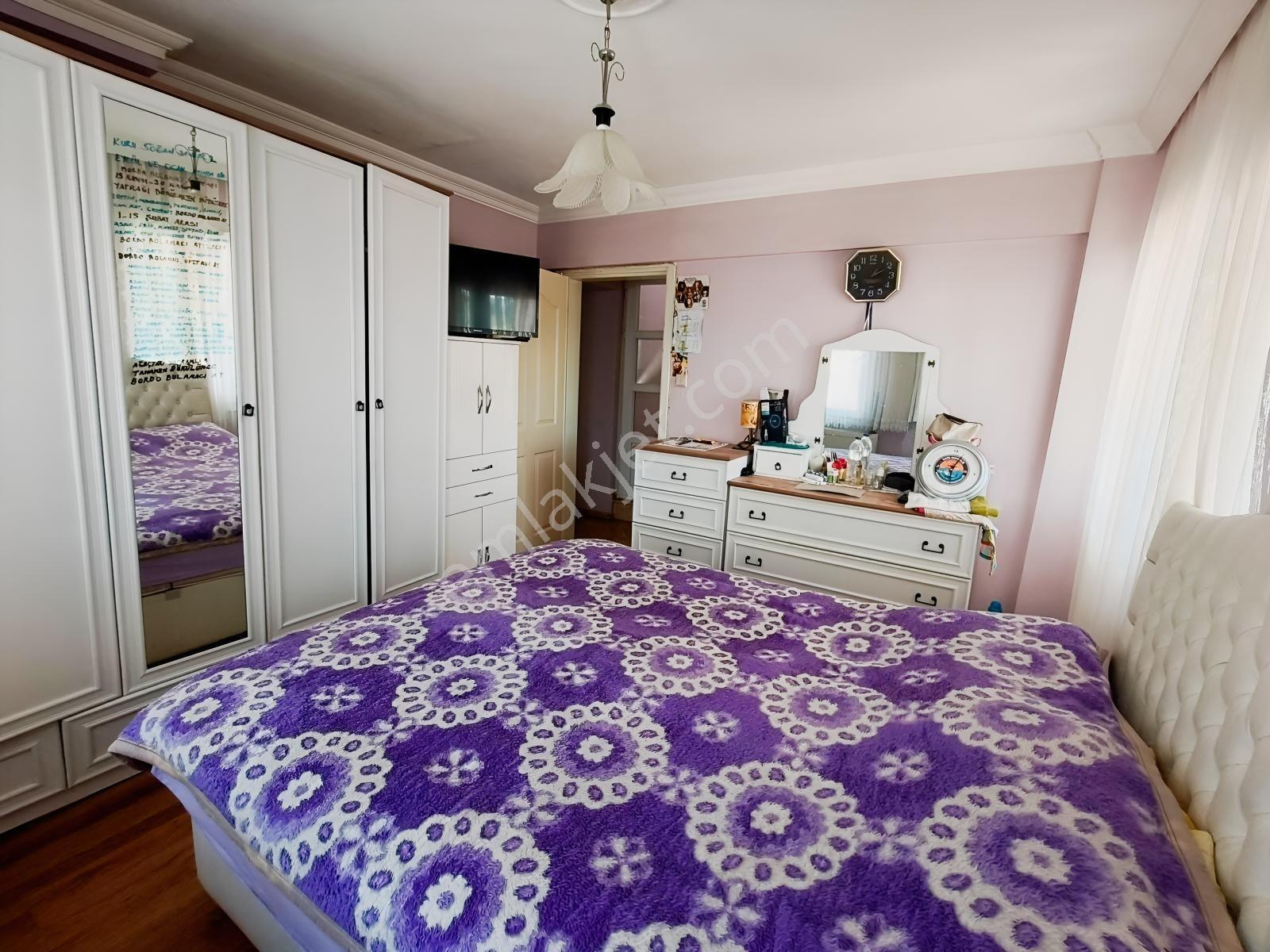İzmir Güzelbahçe Çamlı Mahallesinde Tam Müstakil Villa - Görsel 20