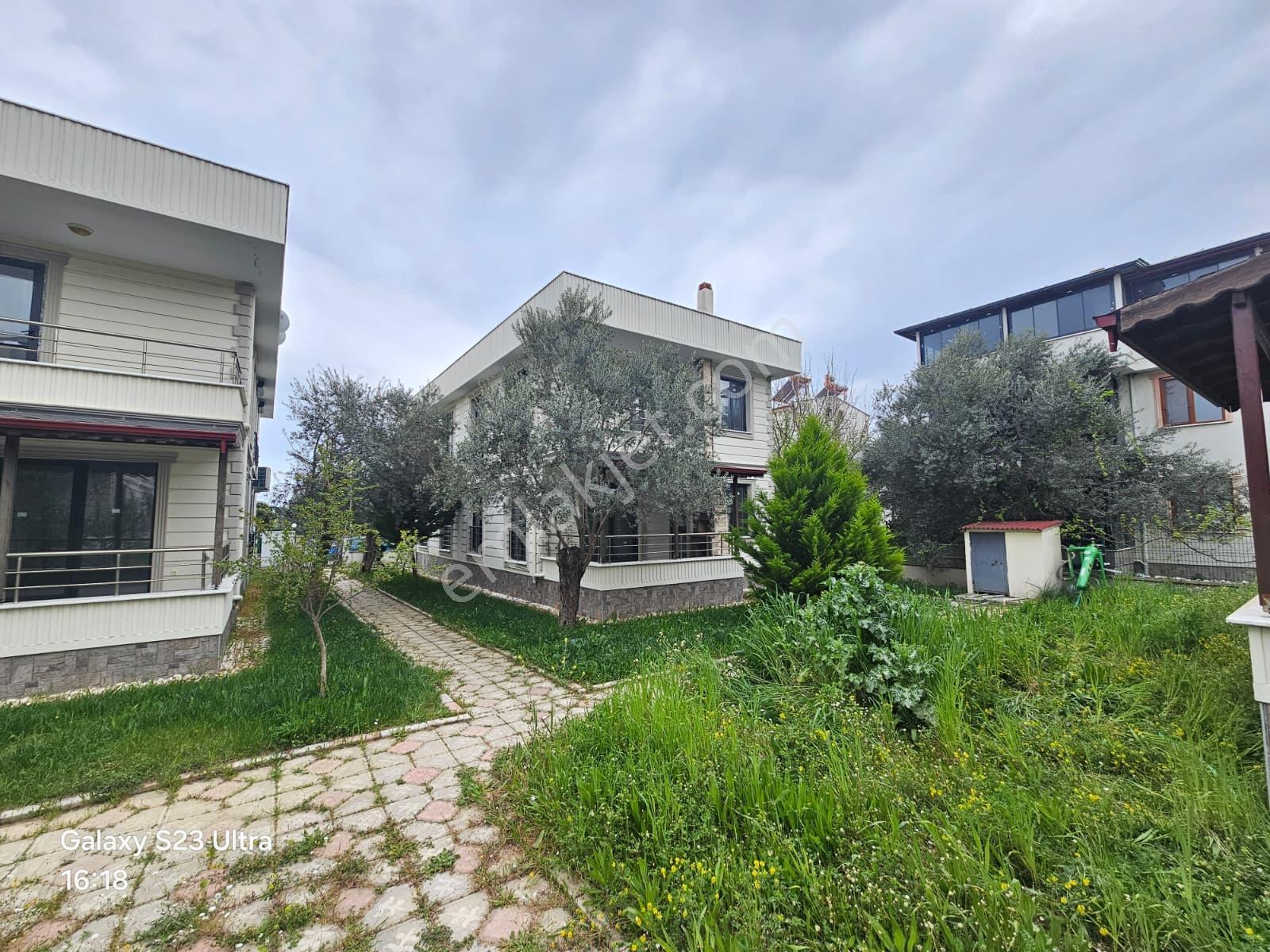 Eu Gayrimenkulden Denize Yakın Şömineli 3+1 Villa - Görsel 30