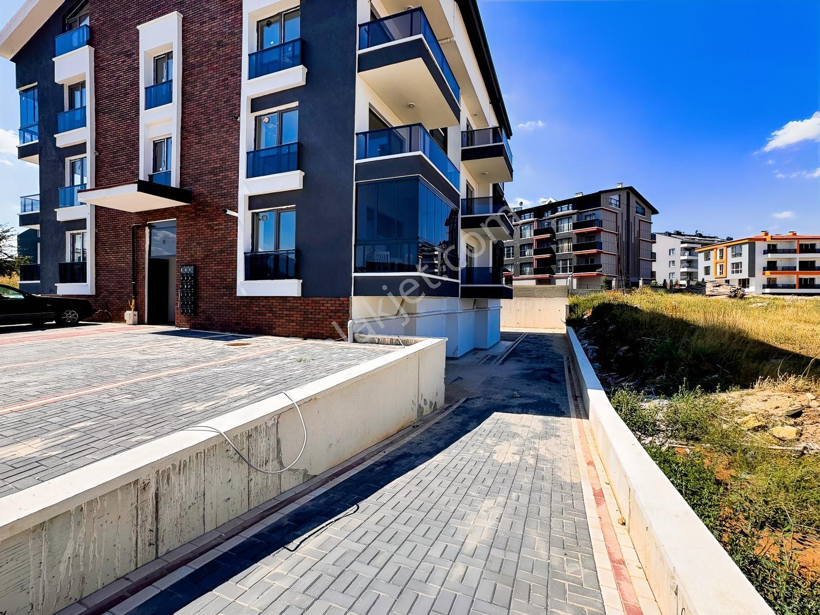 İncek Bulvara Yürüme Mesafesinde Eşyalı 1+1 Kiralık Daire - Görsel 25