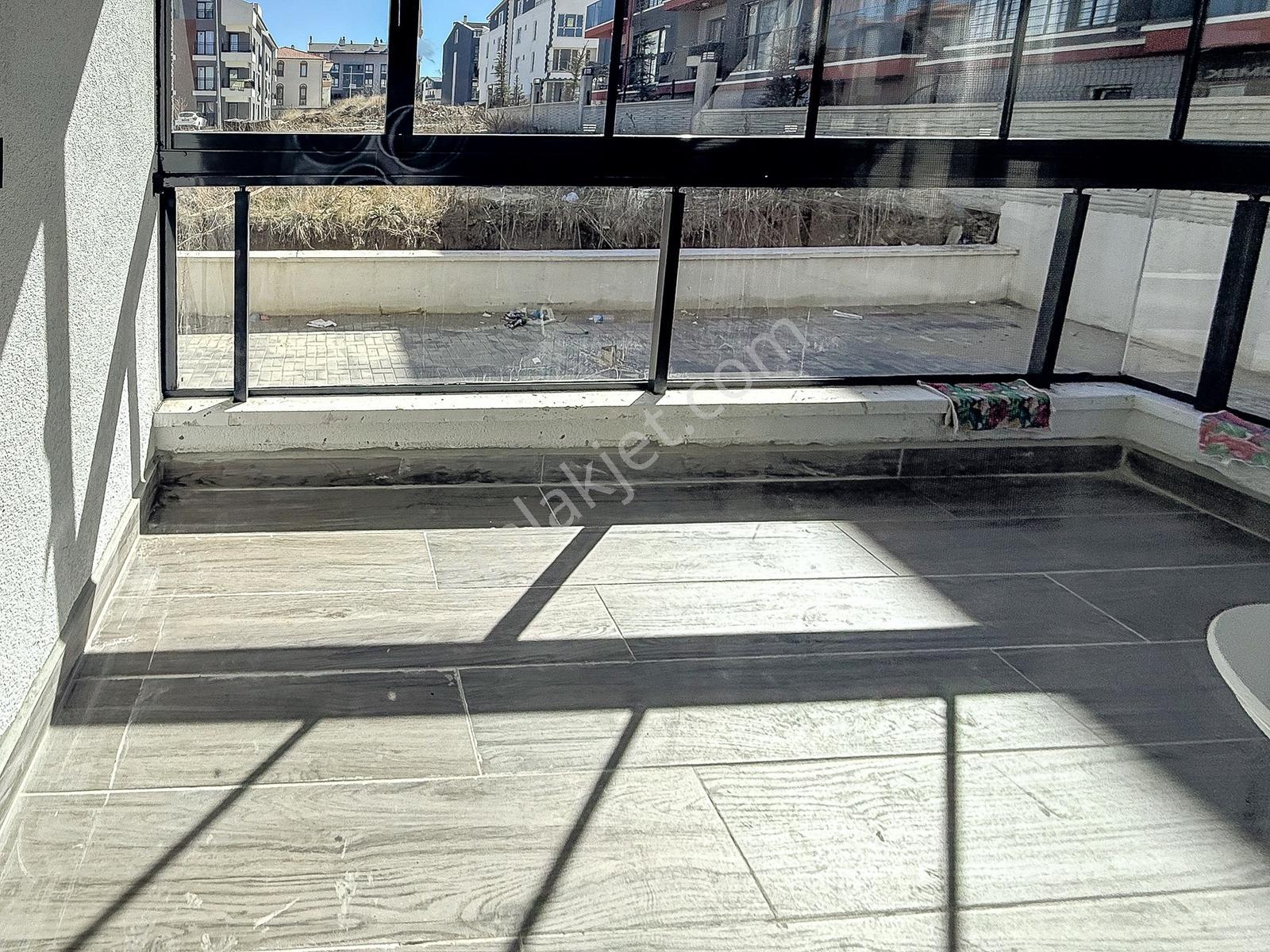 İncek Bulvara Yürüme Mesafesinde Eşyalı 1+1 Kiralık Daire - Görsel 32
