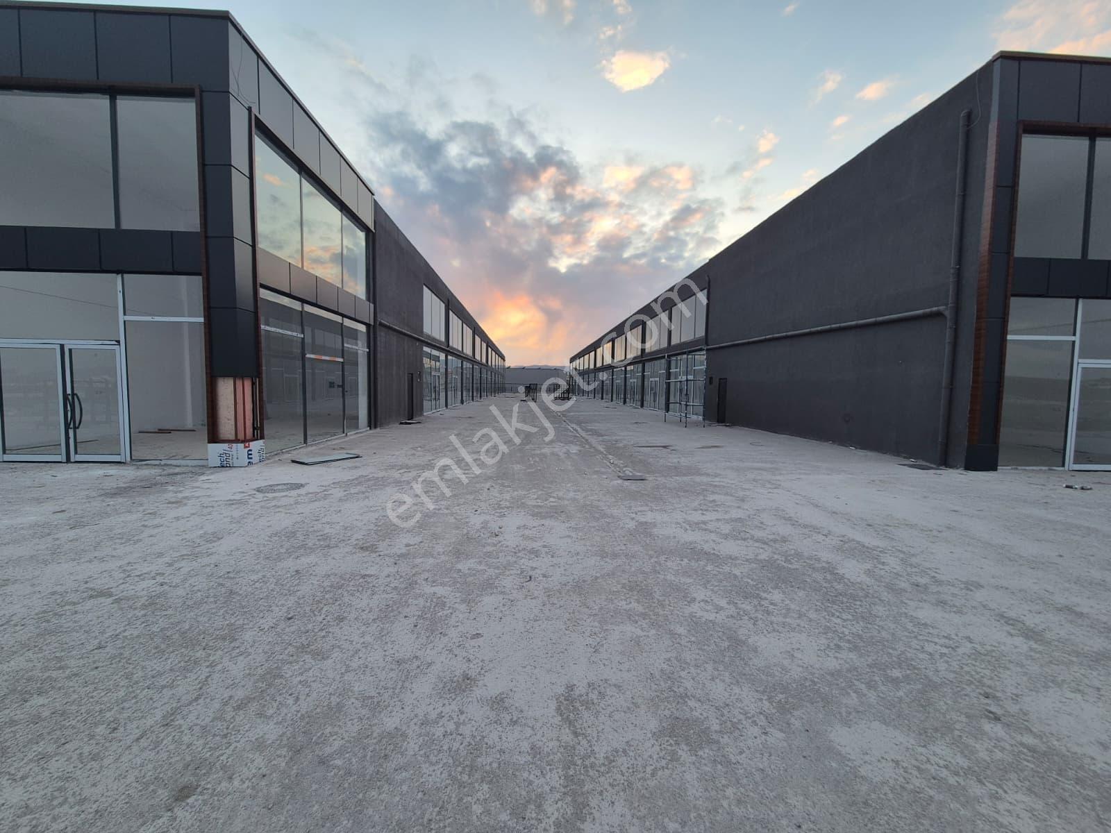 Yenikent'de Sanayisinde 90 M2 Sanayi Dükkanı İskanlı Yatırımlık - Görsel 14