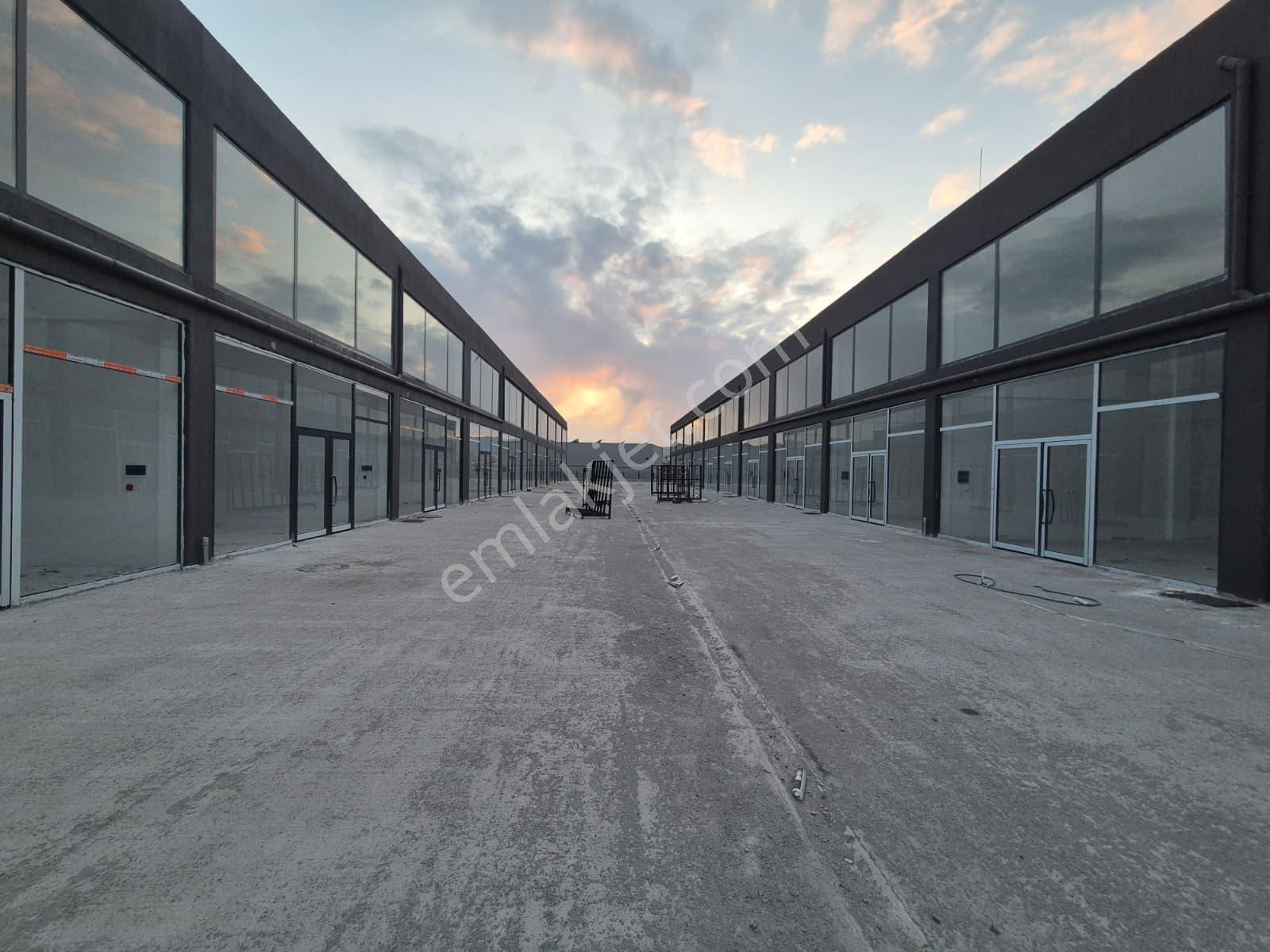 Yenikent'de Sanayisinde 90 M2 Sanayi Dükkanı İskanlı Yatırımlık - Görsel 23
