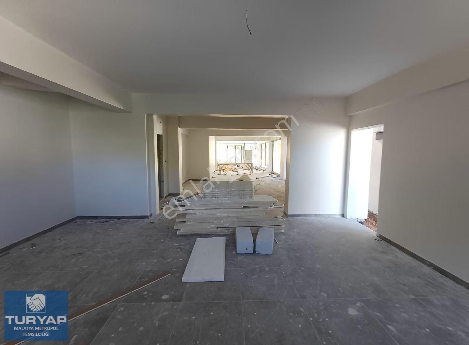 Turyap Metropolden Vali Konağı Ana Cad Üzeri Kiralık Köşe Dükkan - Görsel 13
