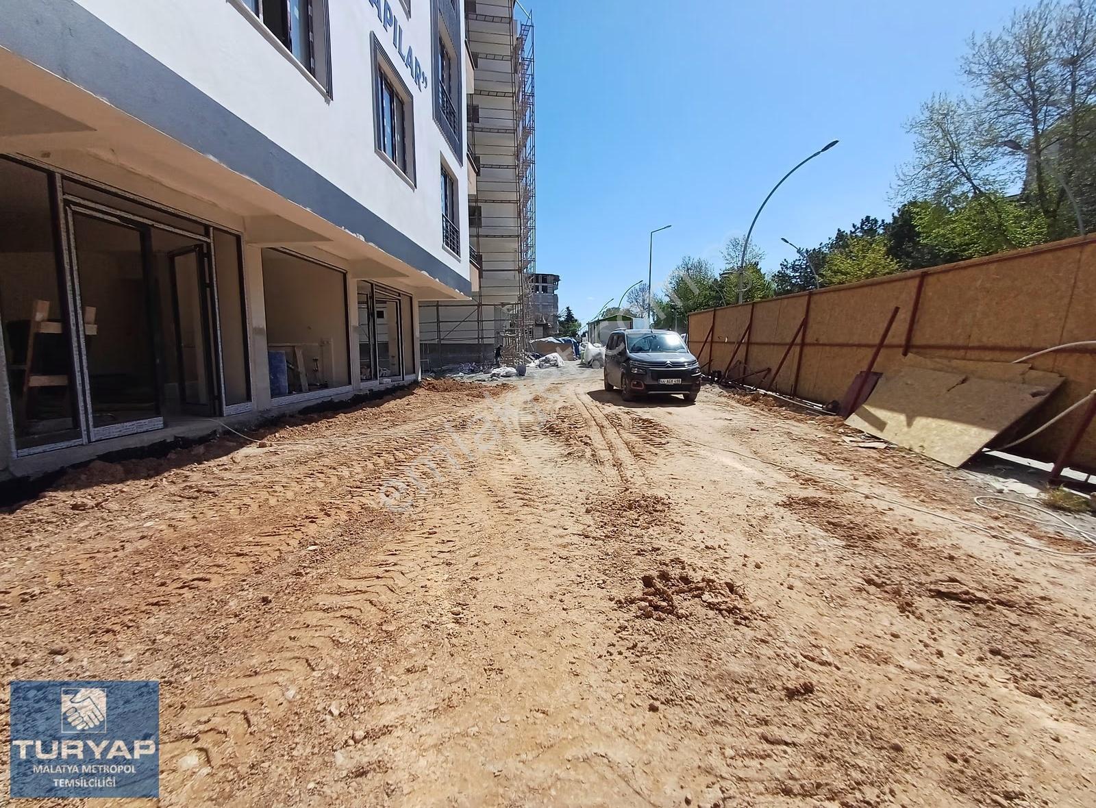 Turyap Metropolden Vali Konağı Ana Cad Üzeri Kiralık Köşe Dükkan - Görsel 6