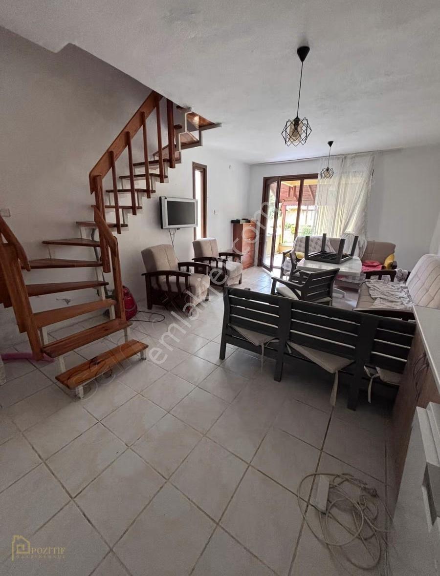 Mavi İle Yeşilin Tam Ortasında Camcılar Sitesinde Satılık Villa - Görsel 13