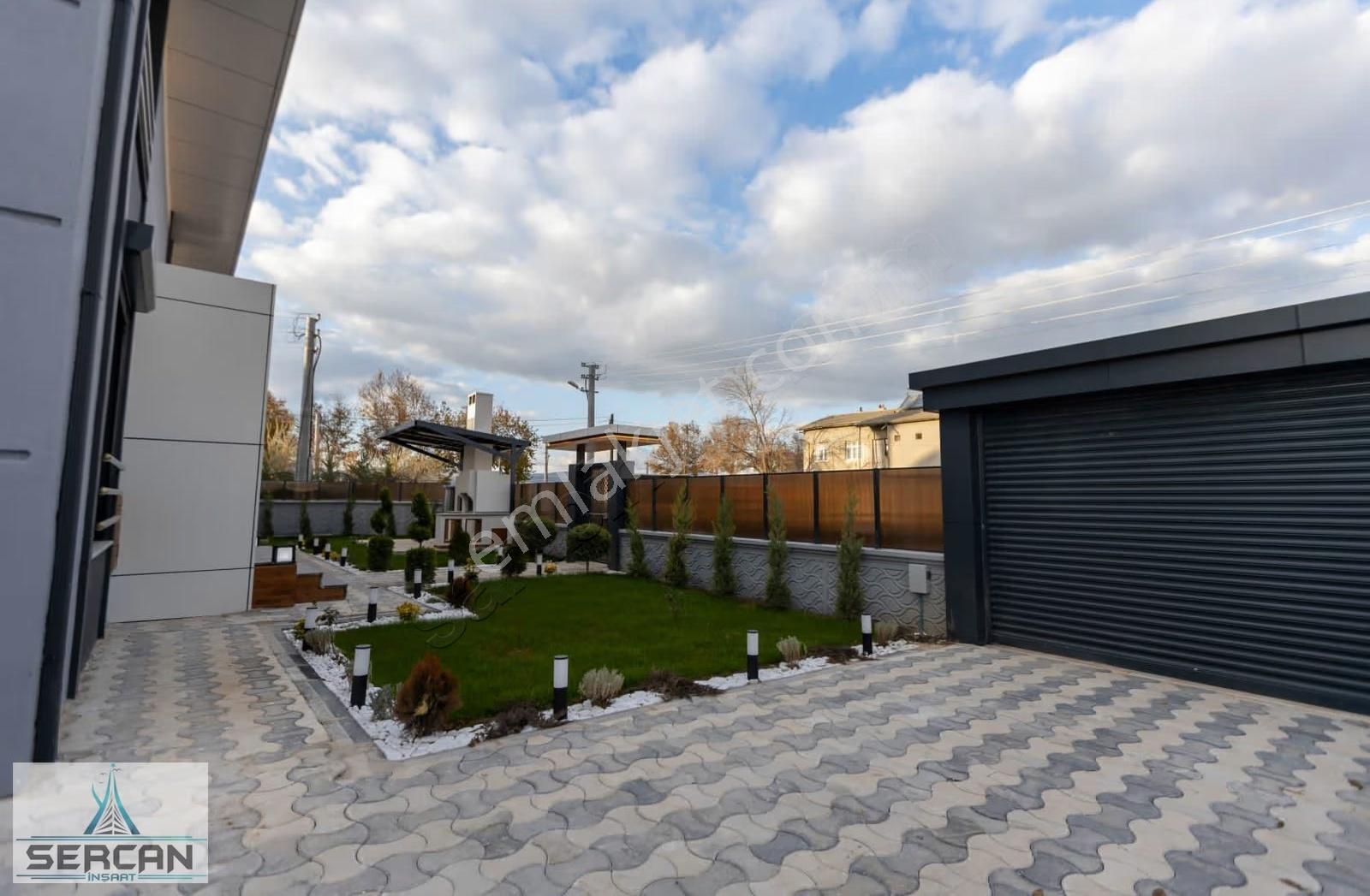 Karahüyükte Hatıp Caddesi Üzerinde 5.5+1 Geniş Müstakil Villa - Görsel 29