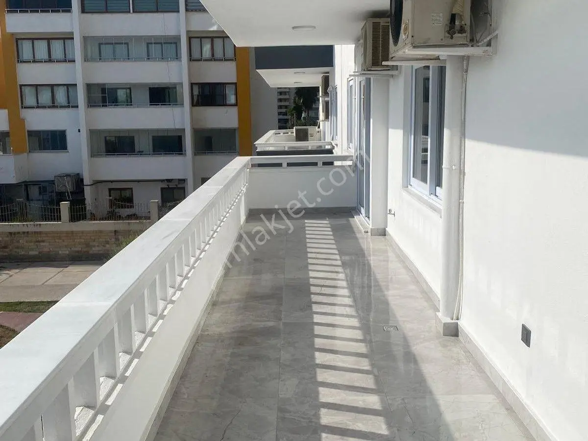 Mersin Denize Sıfır Konumda Site İçinde Satılık 4+1 Daire - Görsel 8