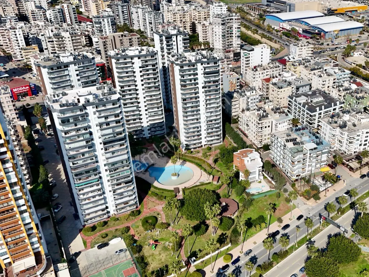 Mersin Denize Sıfır Konumda Site İçinde Satılık 4+1 Daire - Görsel 3