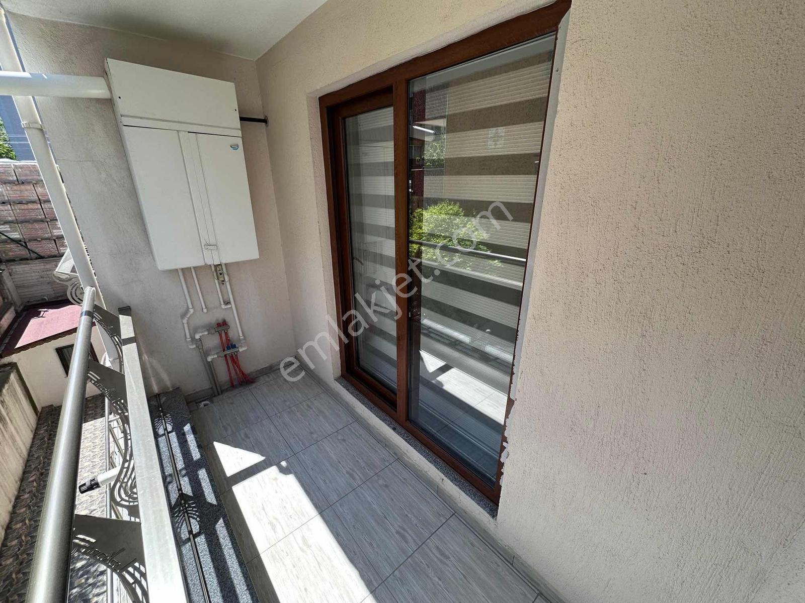 Üniversite'ye 5 Dk Yürüme Mesafesinde 1+1 50m2 Arakat Balkonlu - Görsel 2
