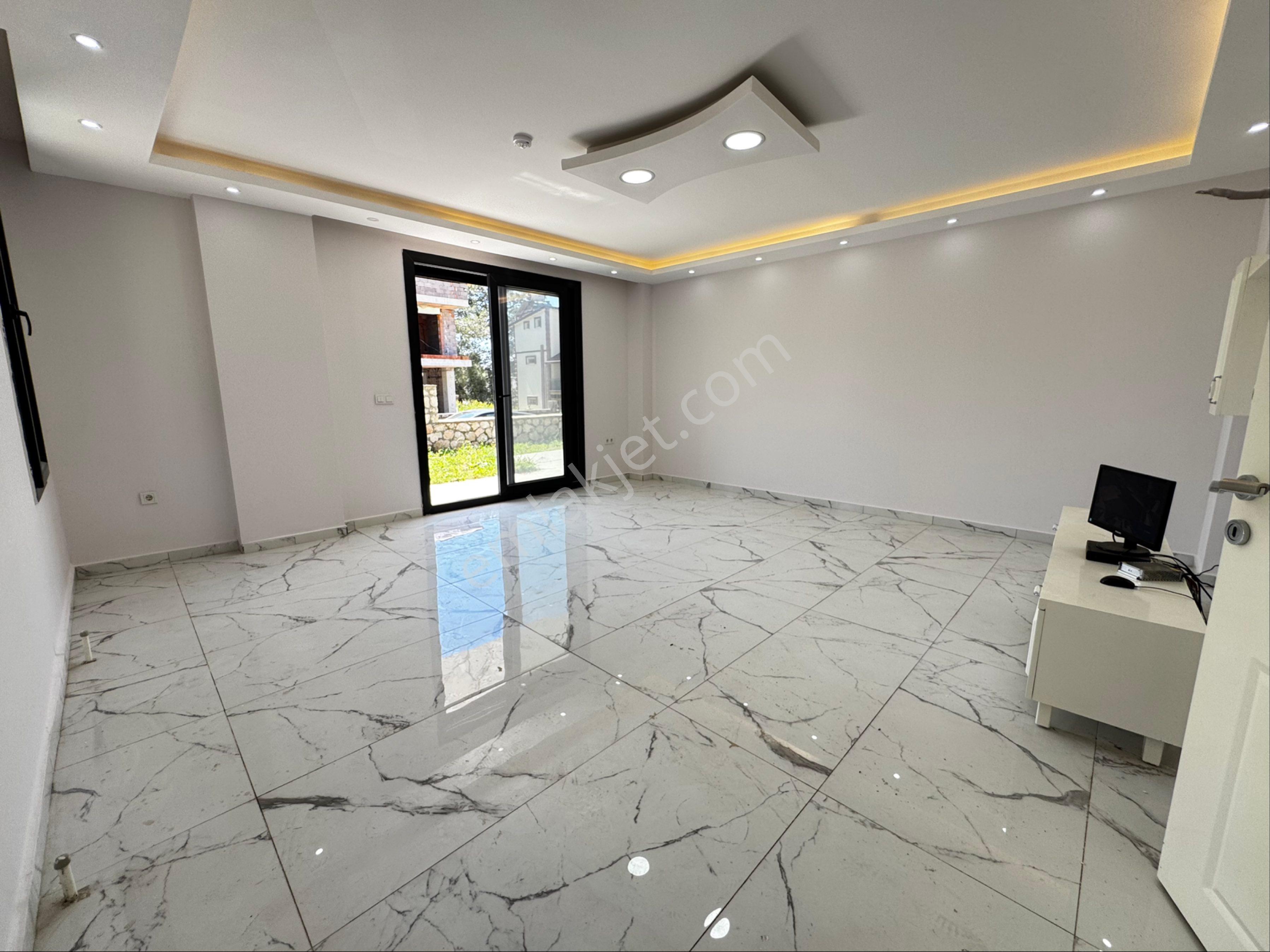 Akbükte Doga İle İçiçe 4+1 Müstakil Villa - Görsel 18
