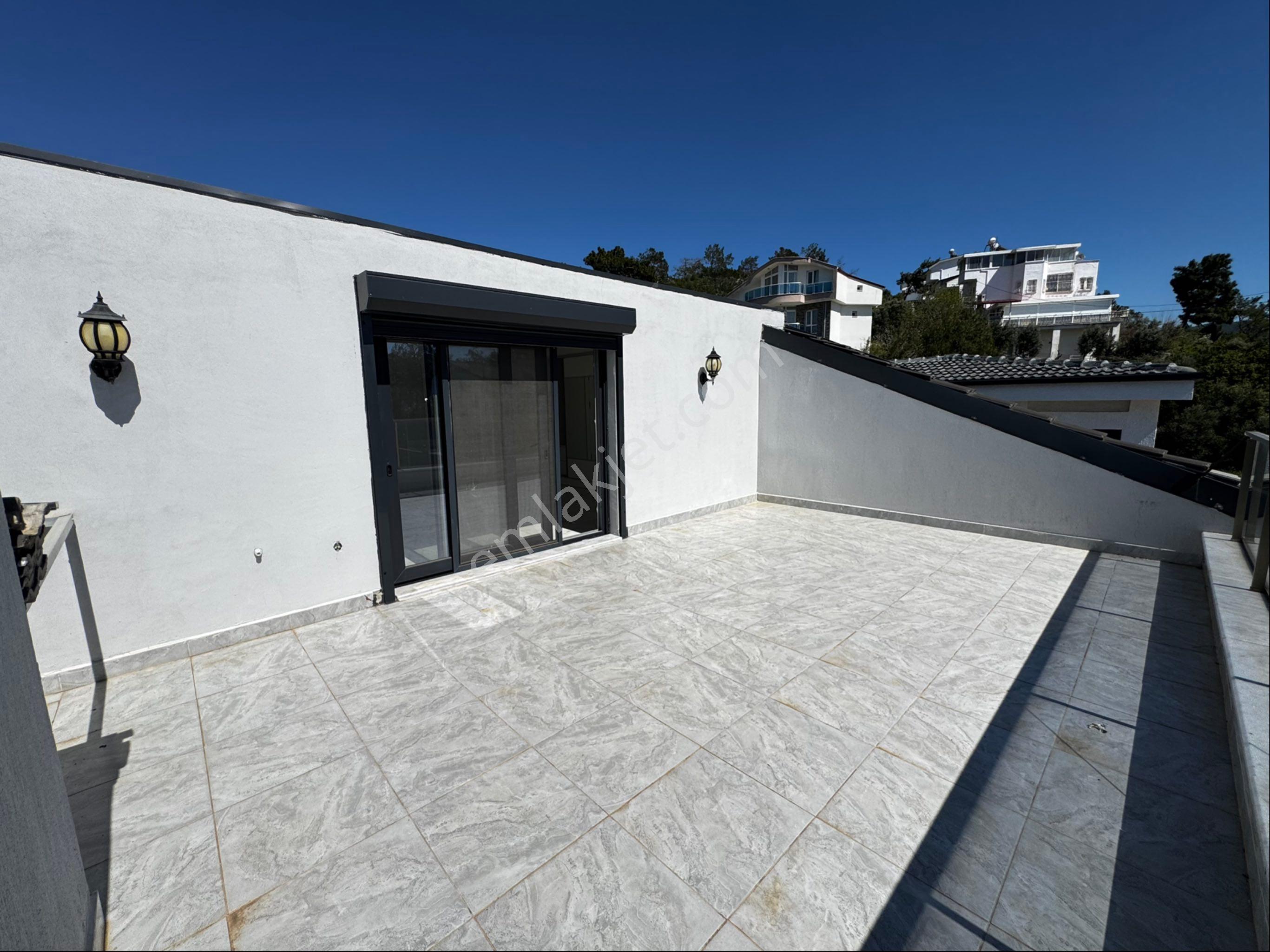 Akbükte Doga İle İçiçe 4+1 Müstakil Villa - Görsel 35