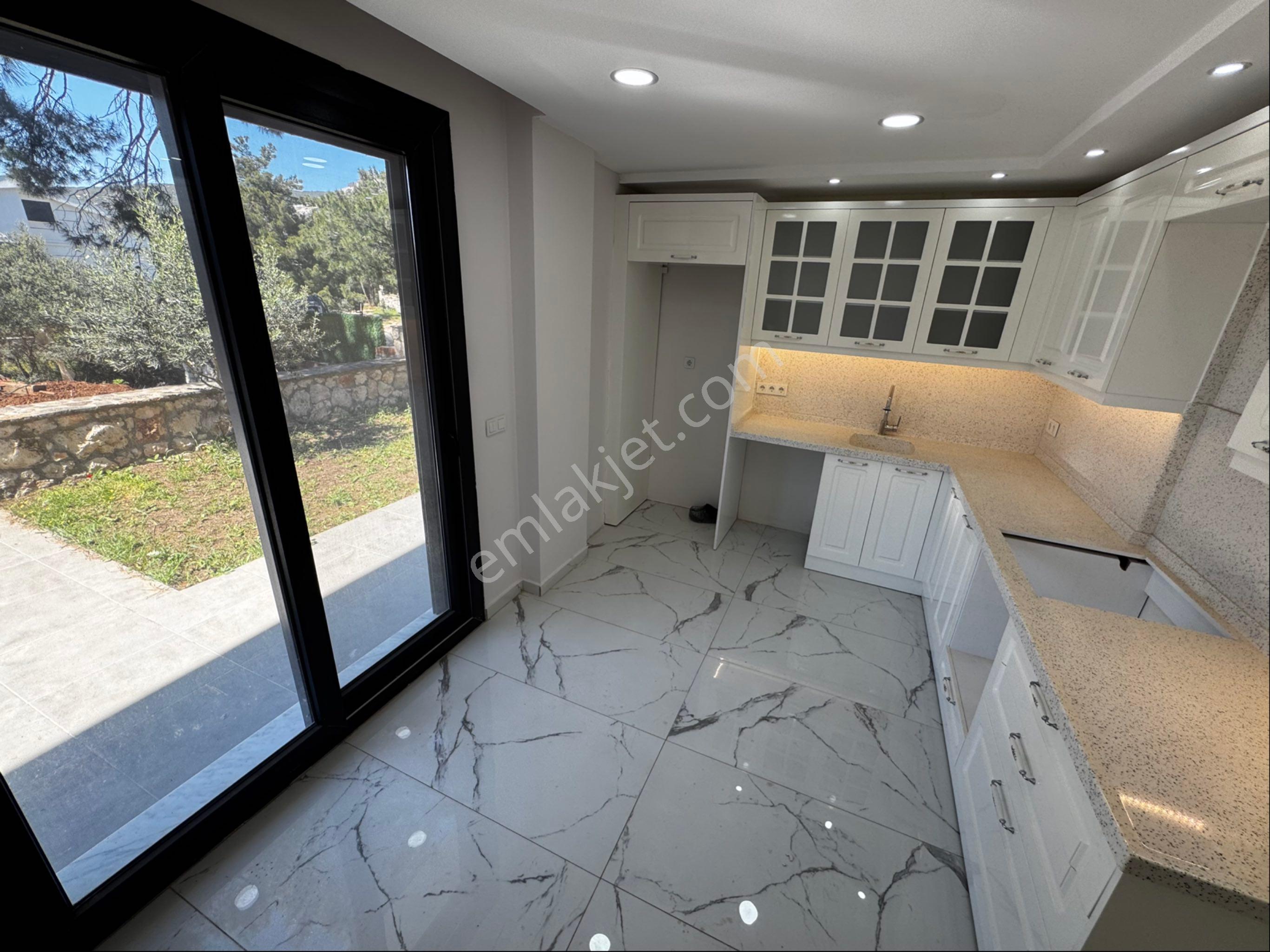 Akbükte Doga İle İçiçe 4+1 Müstakil Villa - Görsel 14