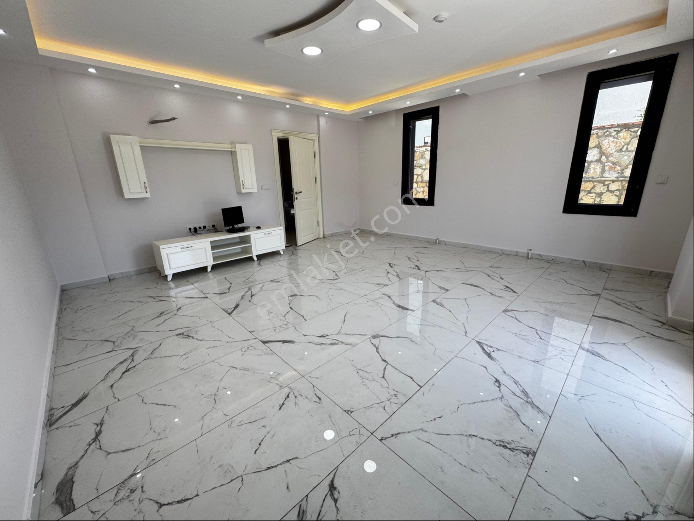 Akbükte Doga İle İçiçe 4+1 Müstakil Villa - Görsel 17