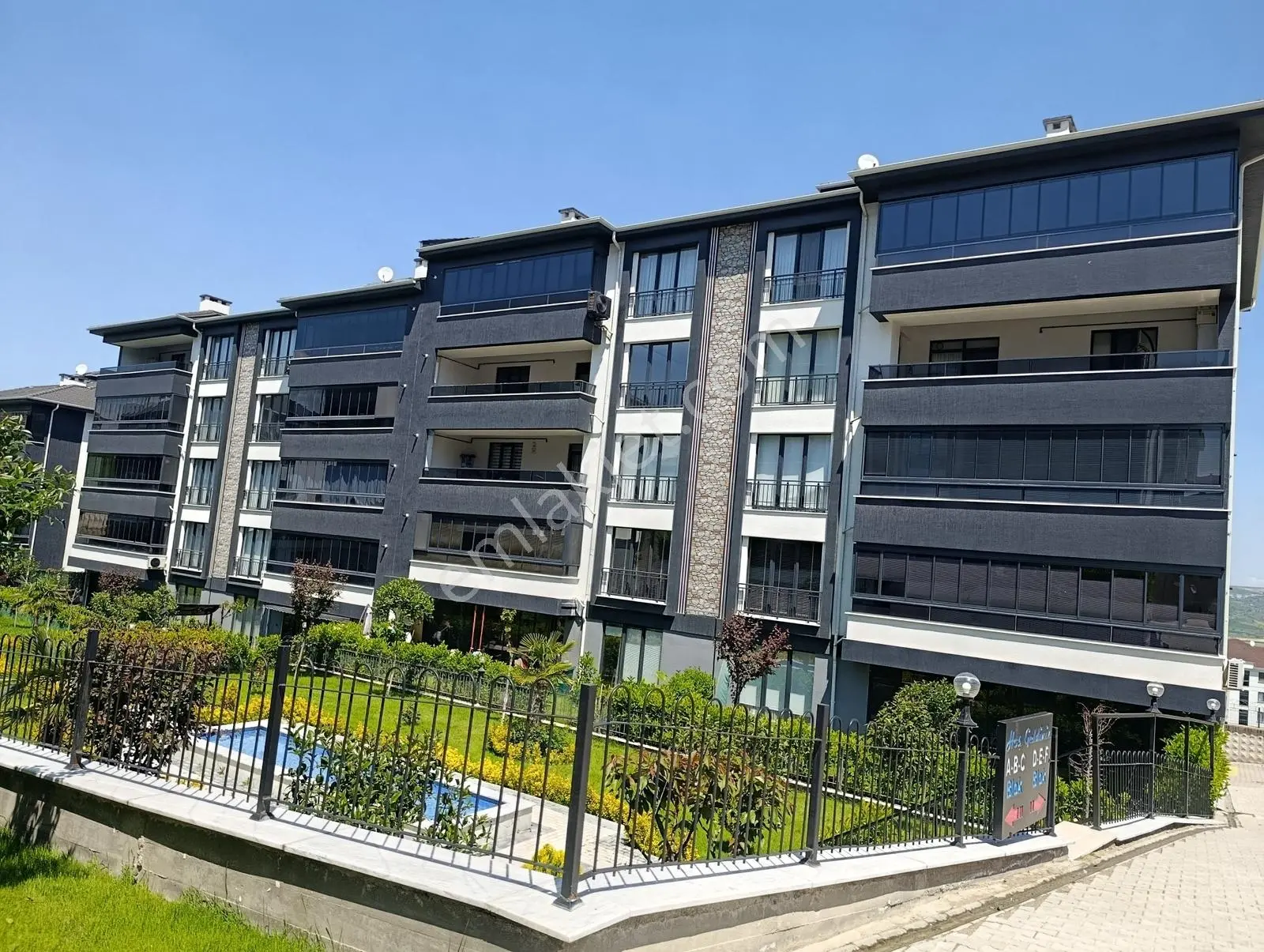 Kariyer Gayrimenul'den Ultralüks Siteiçi Arakat Kiralik Daire