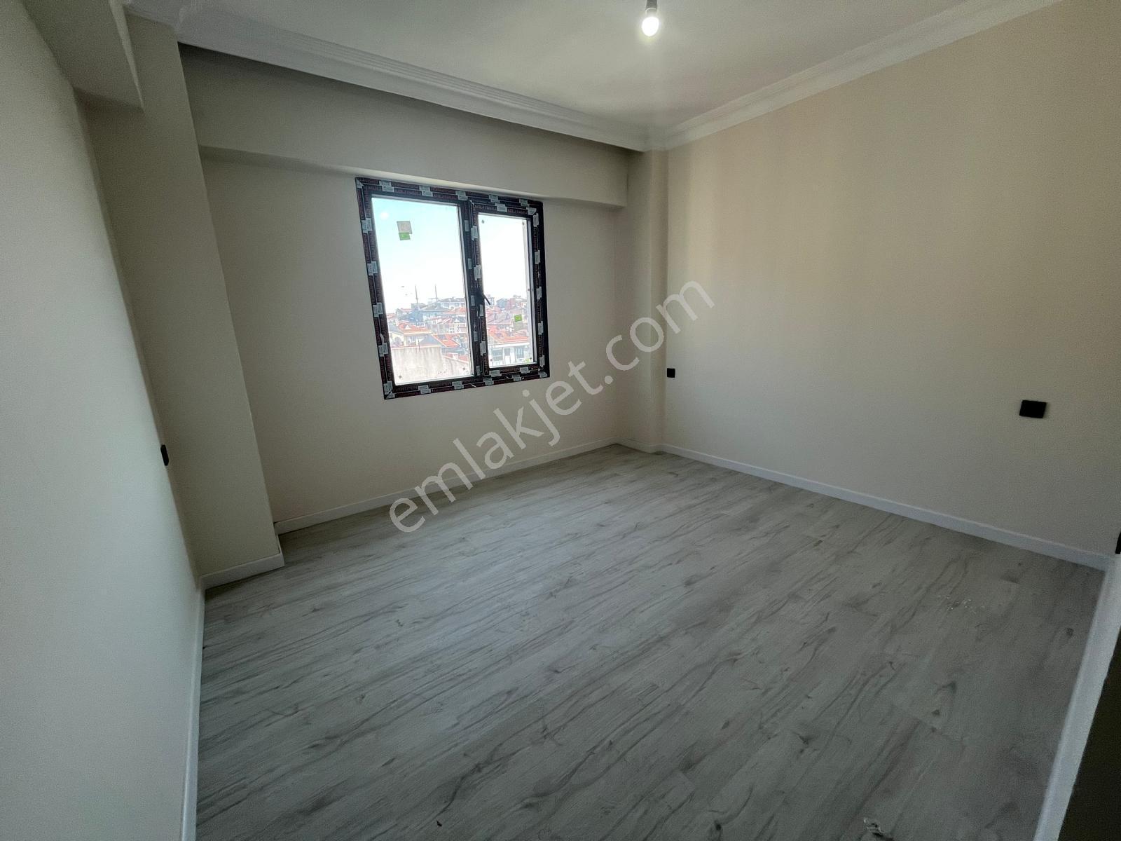 Serkan Gayrimenkulden Bağıcılar Barboros Mahallesinde 3+1 Sitede Kapalı Otoparklı 3+1 Daire - Görsel 21