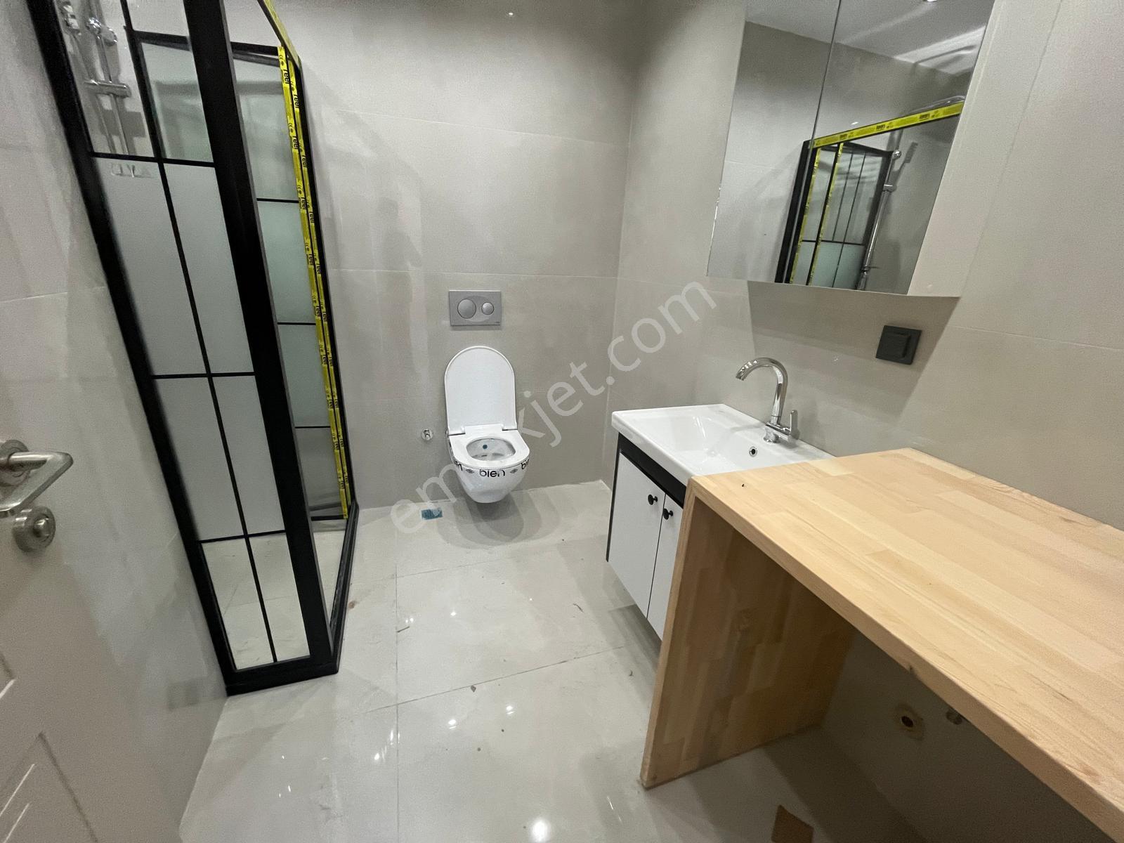 Serkan Gayrimenkulden Bağıcılar Barboros Mahallesinde 3+1 Sitede Kapalı Otoparklı 3+1 Daire - Görsel 23