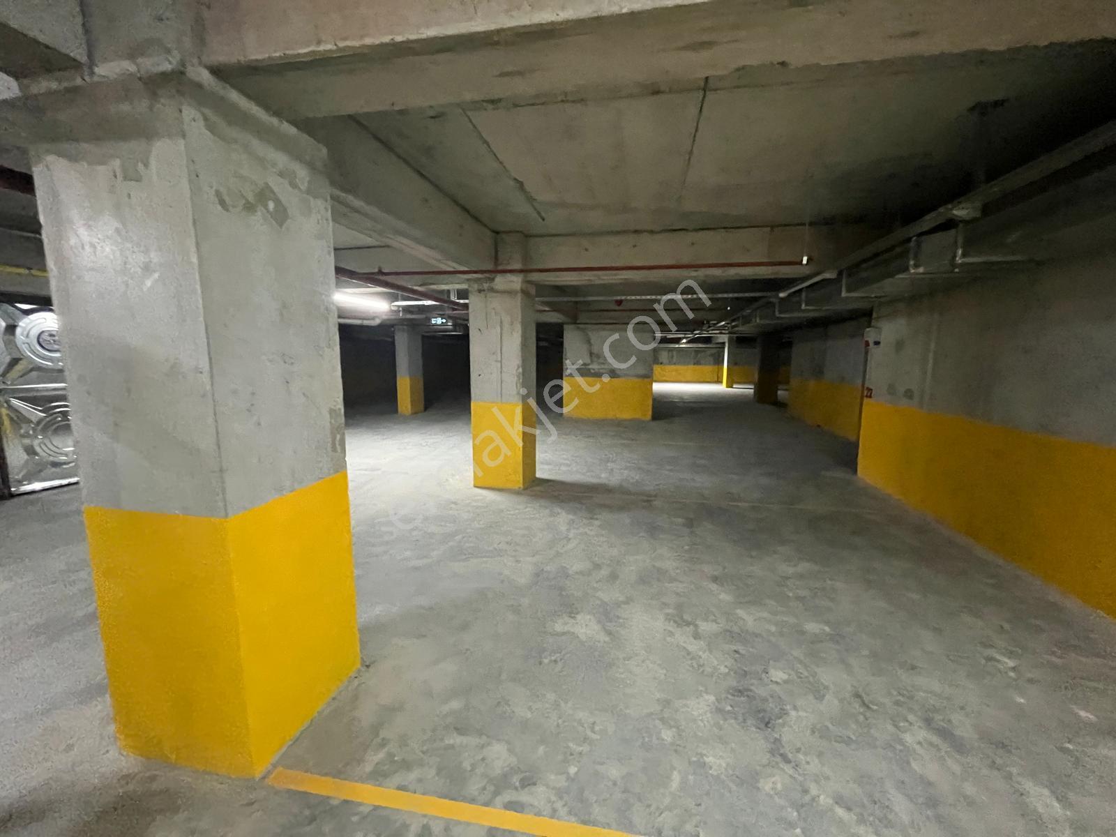 Serkan Gayrimenkulden Bağıcılar Barboros Mahallesinde 3+1 Sitede Kapalı Otoparklı 3+1 Daire - Görsel 26