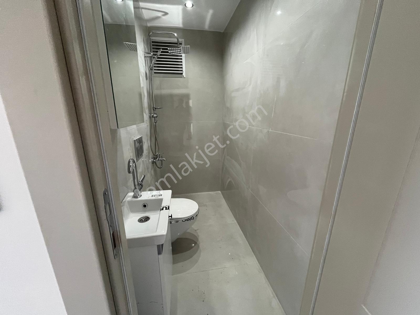 Serkan Gayrimenkulden Bağıcılar Barboros Mahallesinde 3+1 Sitede Kapalı Otoparklı 3+1 Daire - Görsel 18