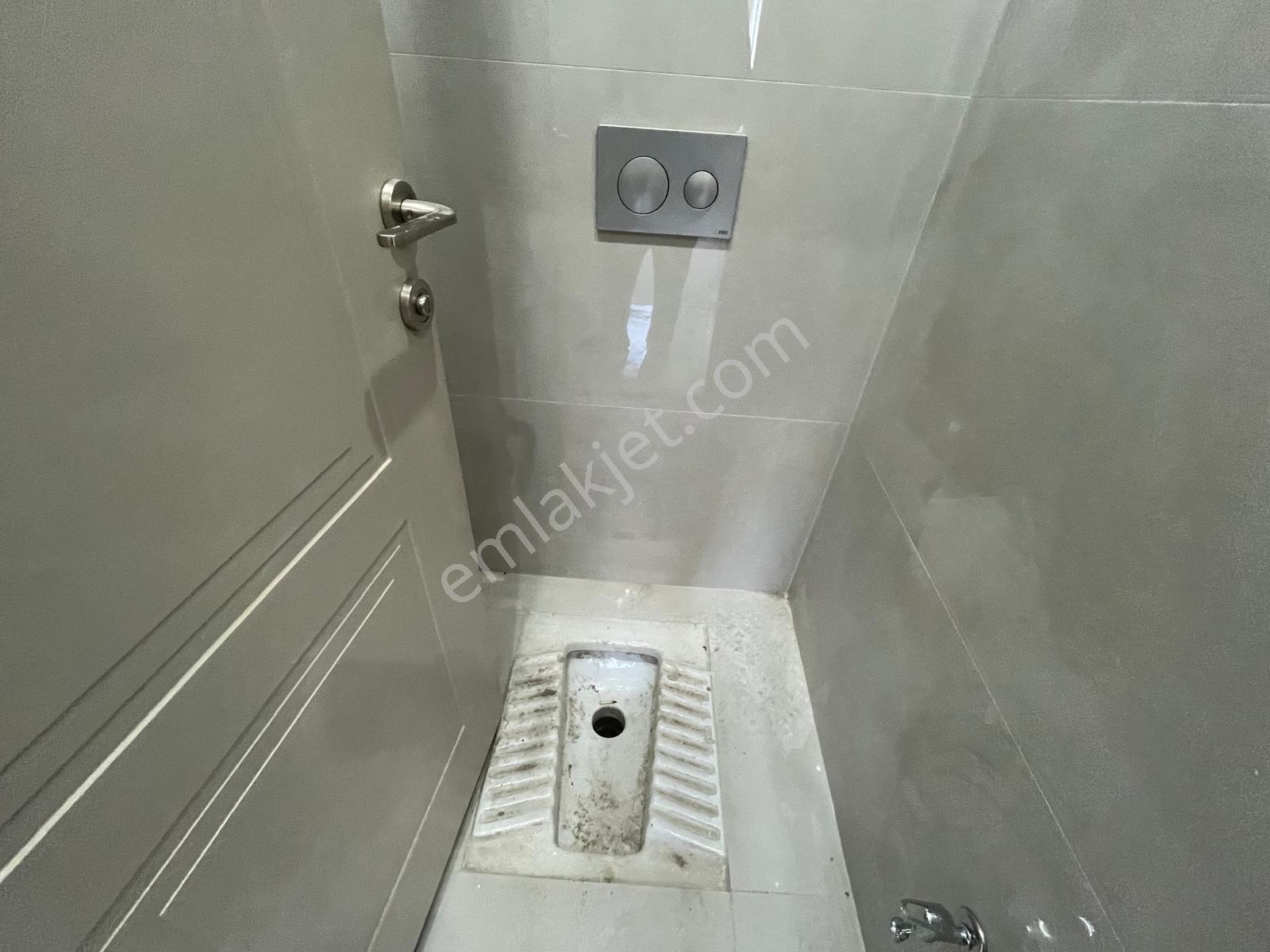 Serkan Gayrimenkulden Bağıcılar Barboros Mahallesinde 3+1 Sitede Kapalı Otoparklı 3+1 Daire - Görsel 22