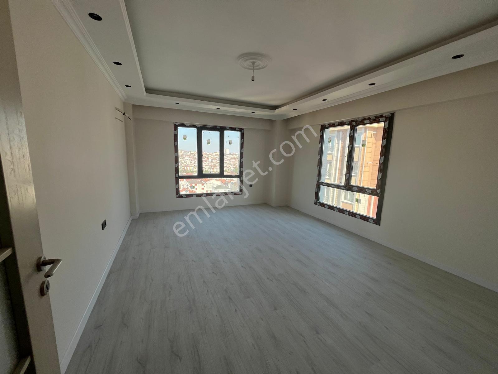 Serkan Gayrimenkulden Bağıcılar Barboros Mahallesinde 3+1 Sitede Kapalı Otoparklı 3+1 Daire - Görsel 4