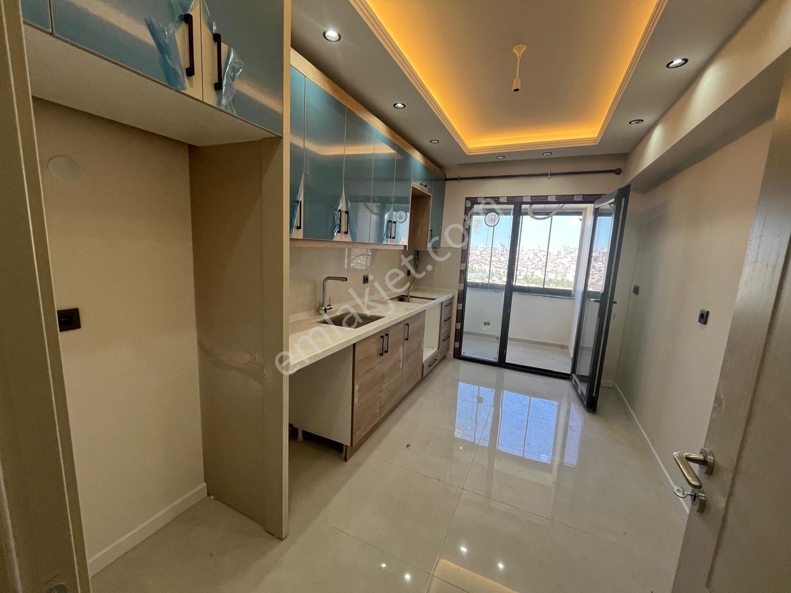 Serkan Gayrimenkulden Bağıcılar Barboros Mahallesinde 3+1 Sitede Kapalı Otoparklı 3+1 Daire - Görsel 3