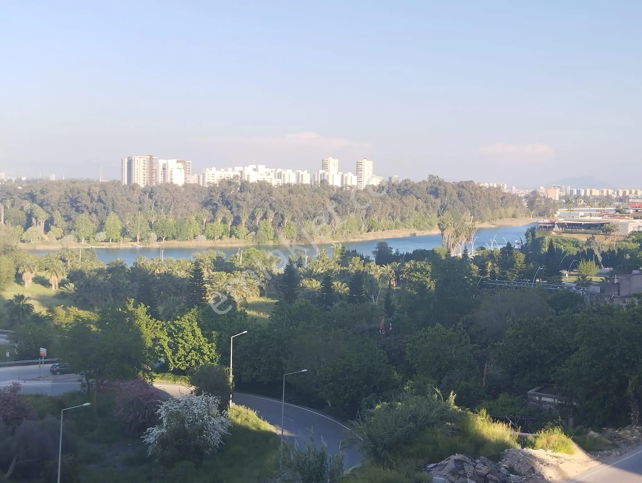 Barajyolunda Muhteşem Manzaralı 3+1+kilerli Ebeveyn Banyolu Giyinme Odalı Lüks Daire