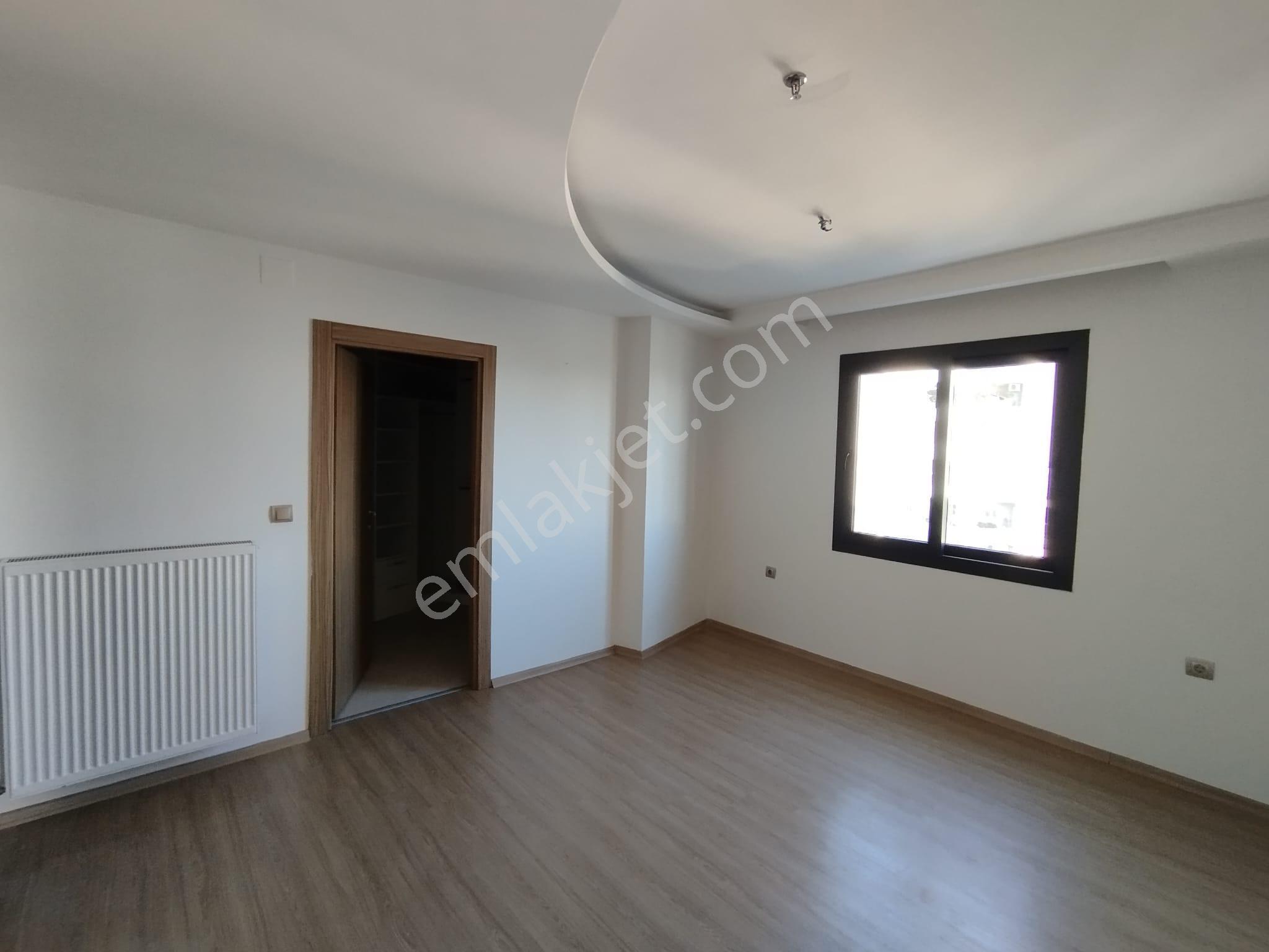 Barajyolunda Muhteşem Manzaralı 3+1+kilerli Ebeveyn Banyolu Giyinme Odalı Lüks Daire - Görsel 10