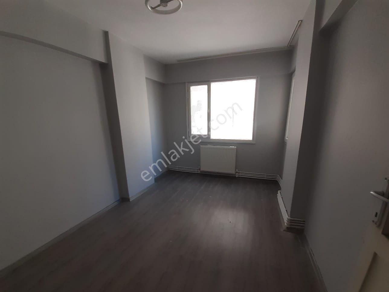 Hastane Yakını Bakımlı Kombili