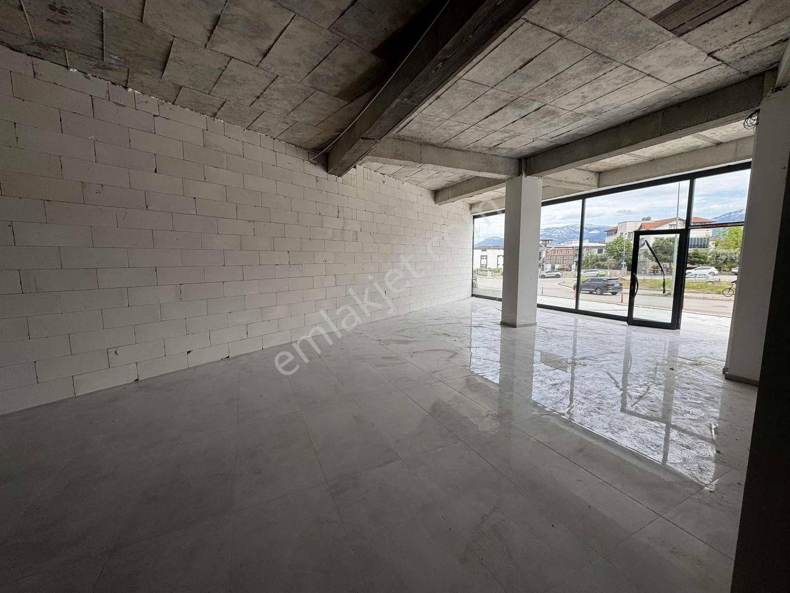 Tank Meydanında Kiralık Cadde Üzeri İşyeri! - Görsel 6