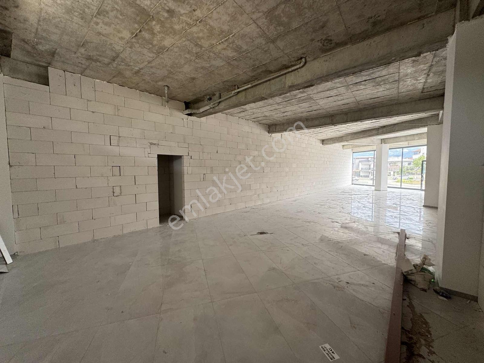 Tank Meydanında Kiralık Cadde Üzeri İşyeri! - Görsel 14