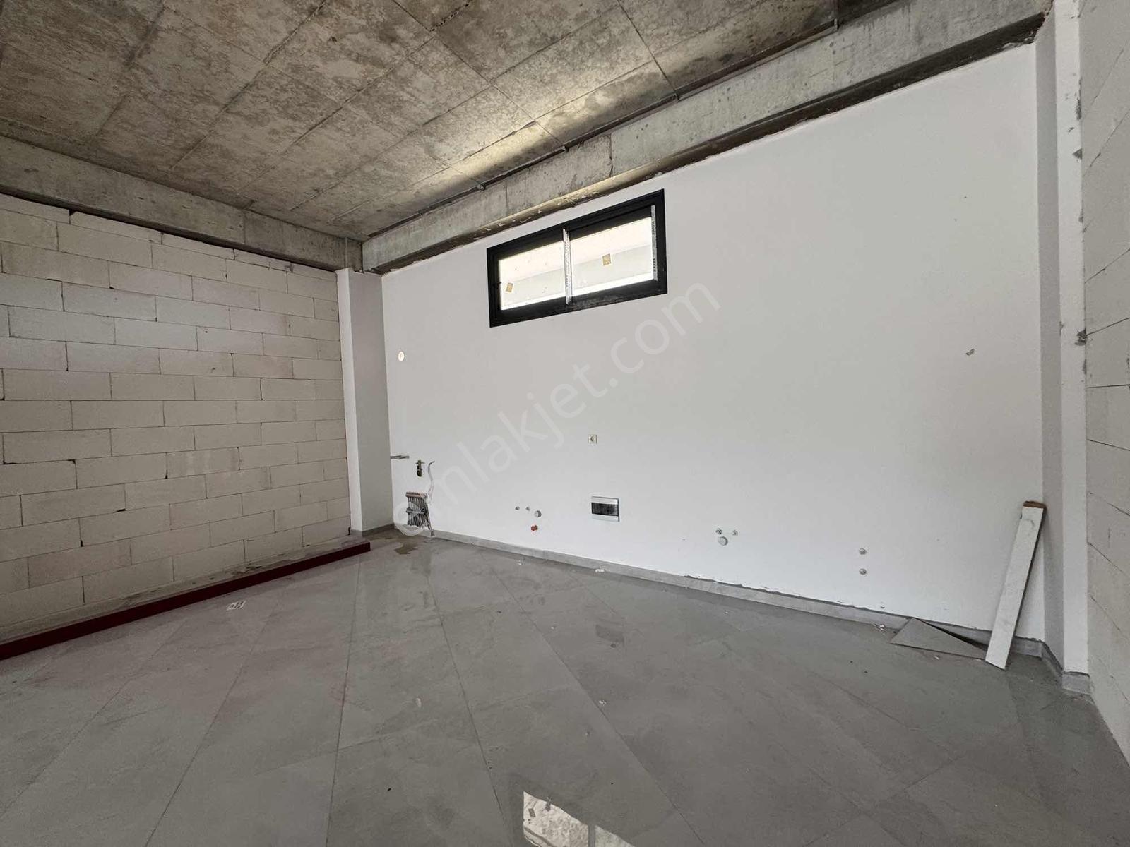 Tank Meydanında Kiralık Cadde Üzeri İşyeri! - Görsel 15