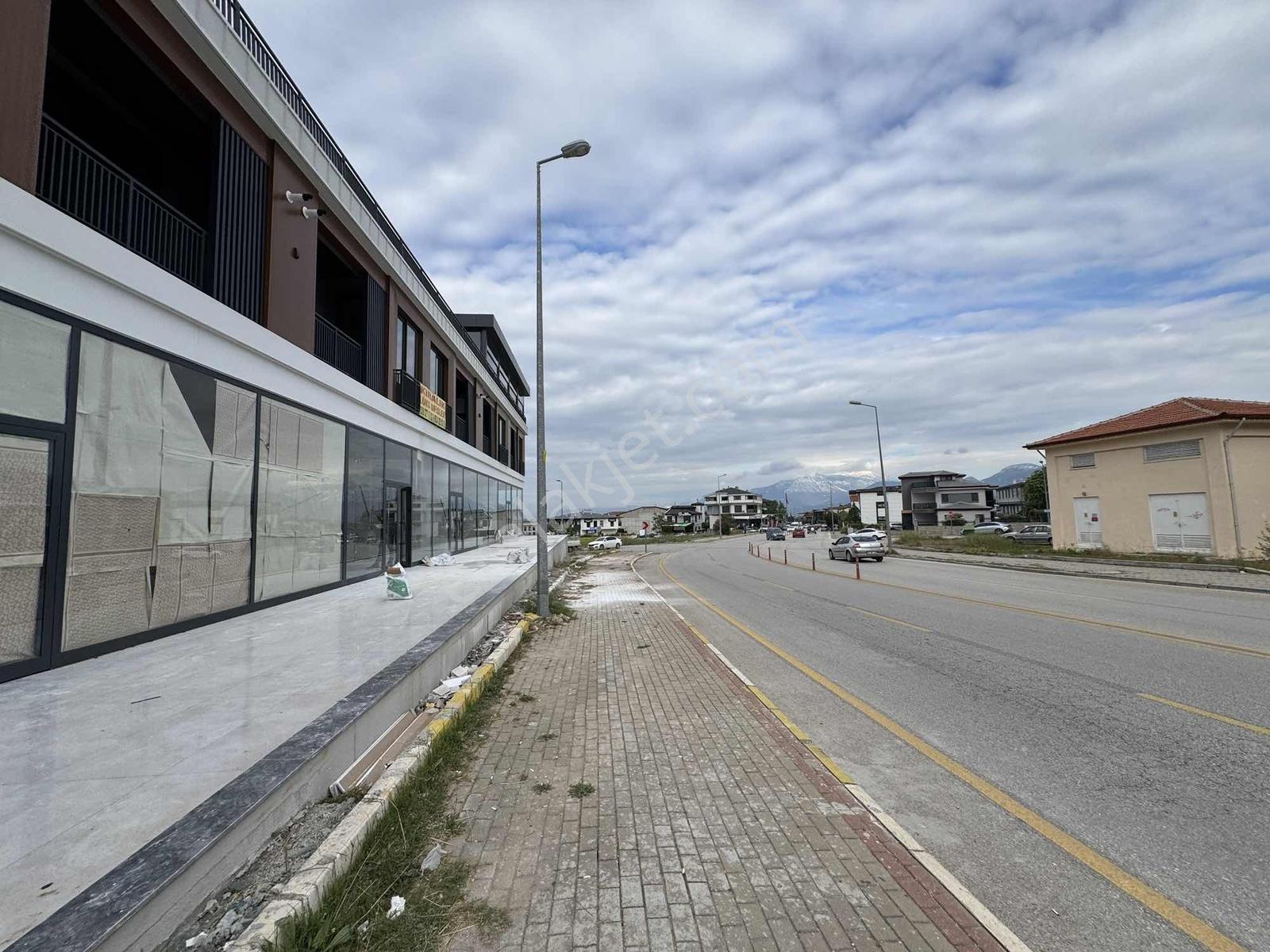 Tank Meydanında Kiralık Cadde Üzeri İşyeri! - Görsel 10