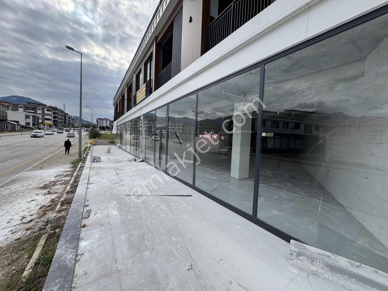 Tank Meydanında Kiralık Cadde Üzeri İşyeri! - Görsel 13