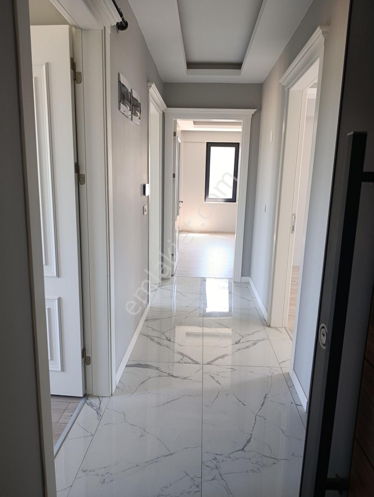 Kariyer'den Lüks Güvenlikli Site İçi Kiralık Daireler - Görsel 11