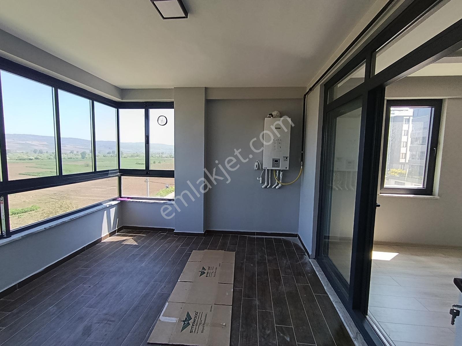 Kariyer'den Lüks Güvenlikli Site İçi Kiralık Daireler - Görsel 16