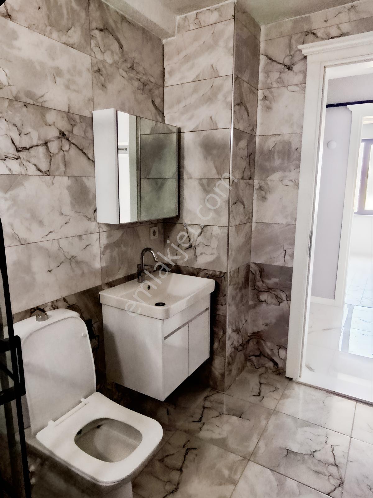 Kariyer'den Lüks Güvenlikli Site İçi Kiralık Daireler - Görsel 35